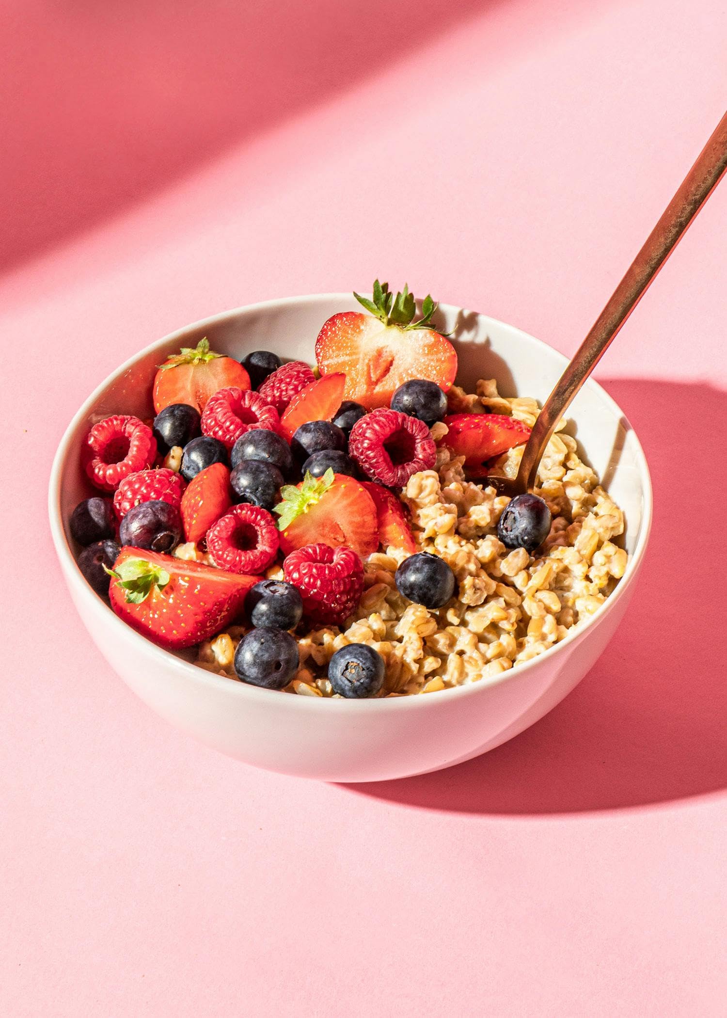 KoRo - Chicchi d'avena biologici 4 x 2,5 kg - Qualità biologica - Alto contenuto di fibre - Fonte di proteine - Ideale per il porridge, la cottura al forno o come contorno