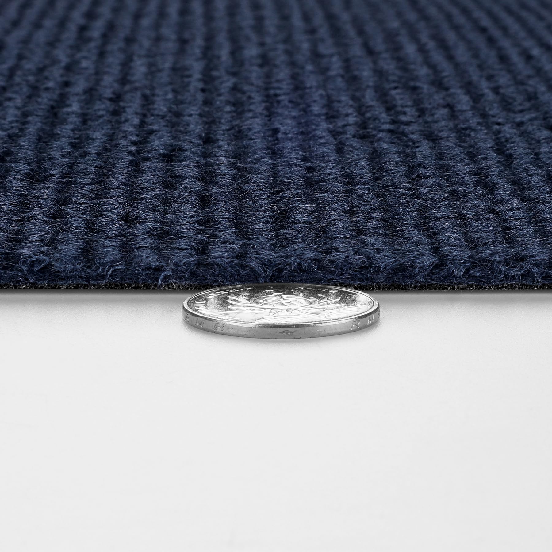 Livelynine Moquette Adesiva Pavimento Blu Scuro Moquette Pavimento Camera Soggiorno 30x30CM 32-Piastrelle Antiscivolo Piastrelle di Moquette Adesive per Ufficio Commercio Quadrotte di Tappeto Blu