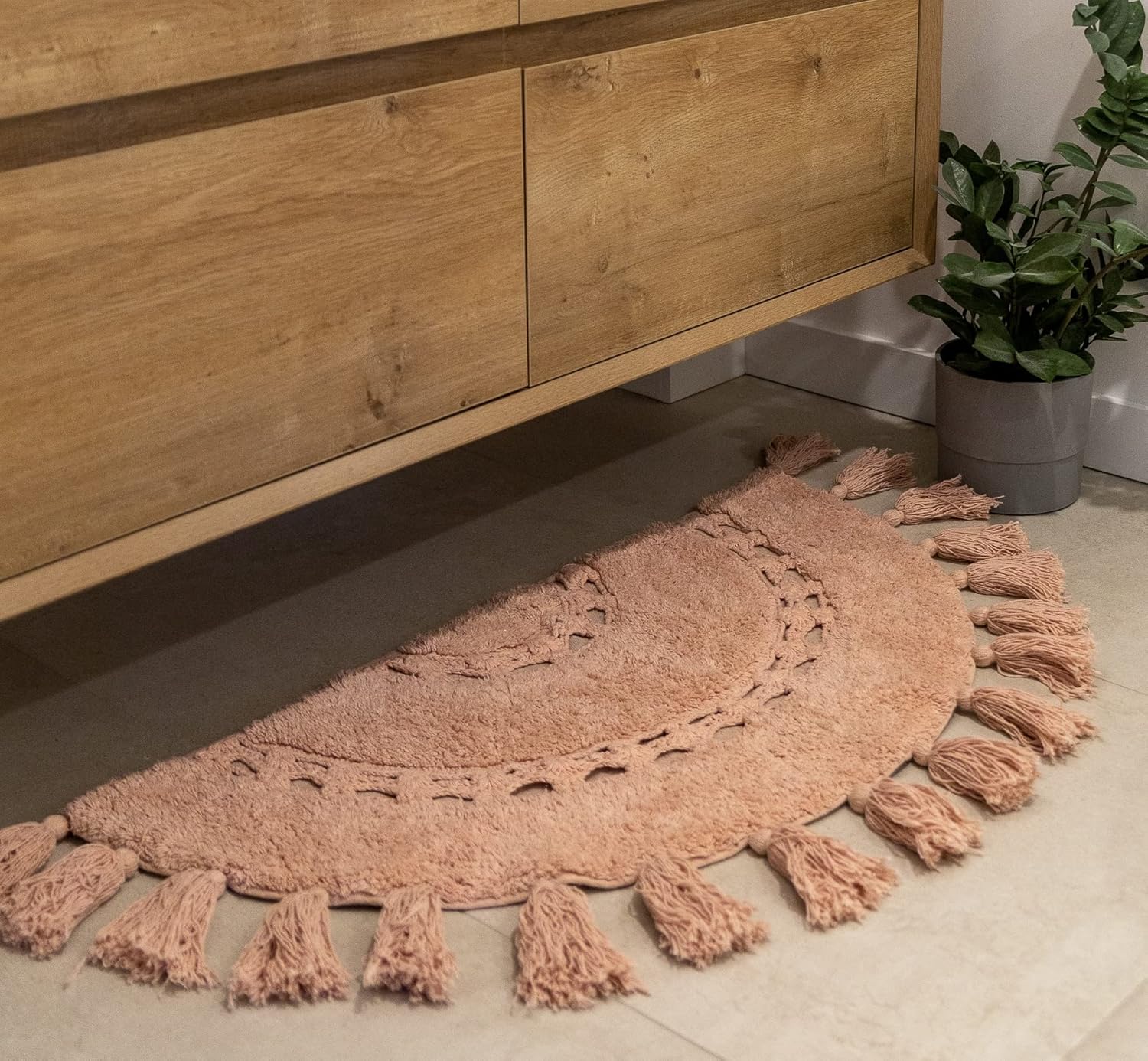 BIEN BEAU Half Circle Boho Rug with Tassels for Your