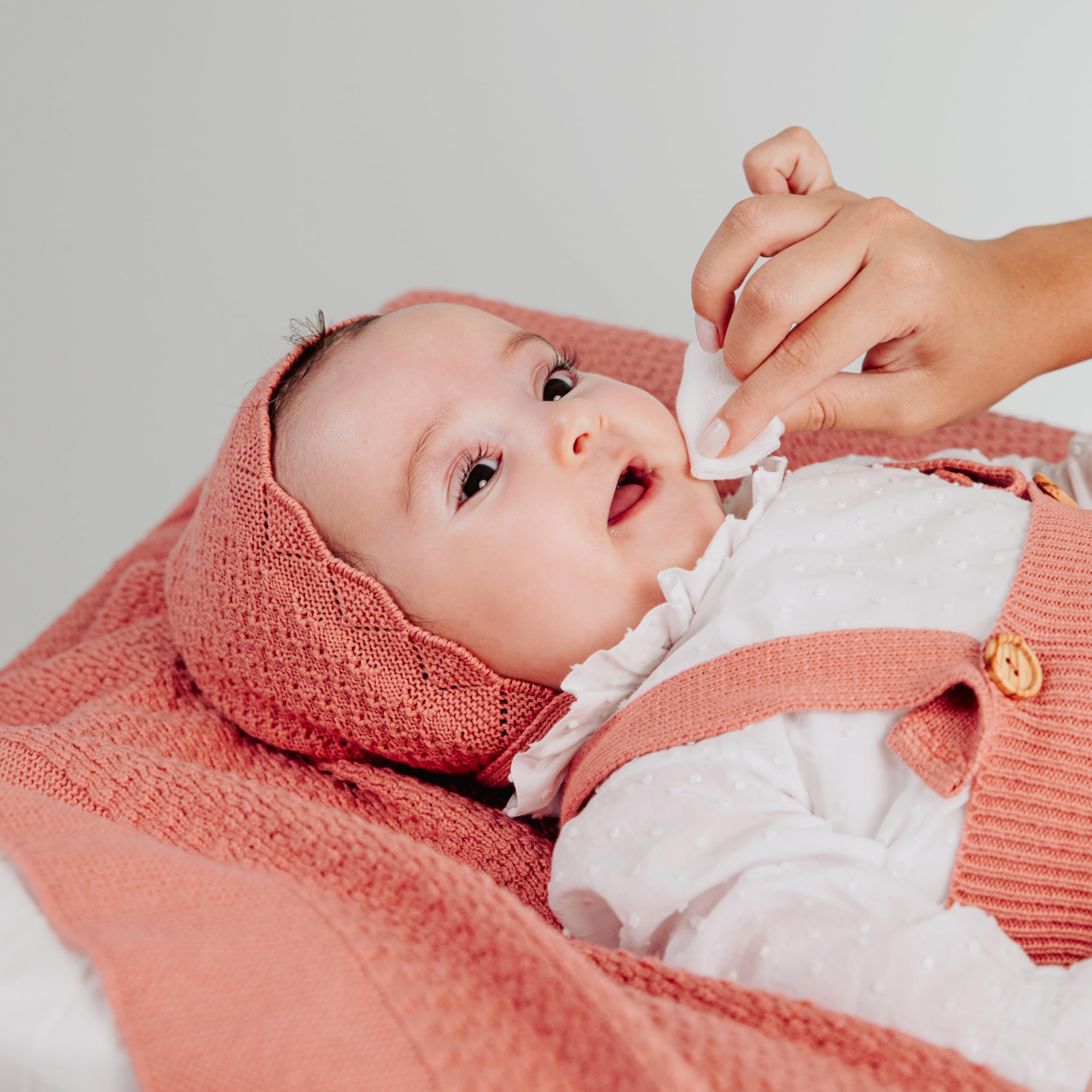 Pack Ahorro de Toallitas Secas para Bebés | Tejido No Tejido de Viscosa, Hipoalergénicas y Desechables | Sin Látex ni Perfume, Uso Clínico y Diario | Niña