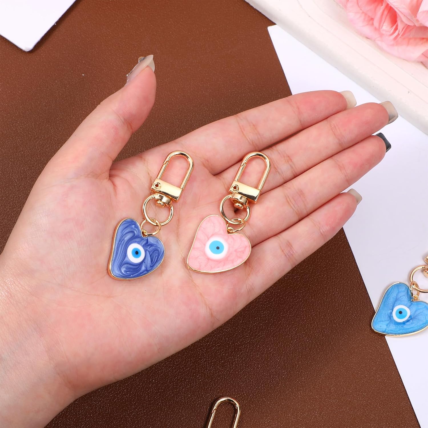 4Pcs Evil Eye Keychains Sweat-heart Keychains Protection Charm for Women Men Car Key Ring Bag Purse Accessories Heart Shape Good Luck Amulet Protection Decorations in Light Blue, Dark Blue, White Pink