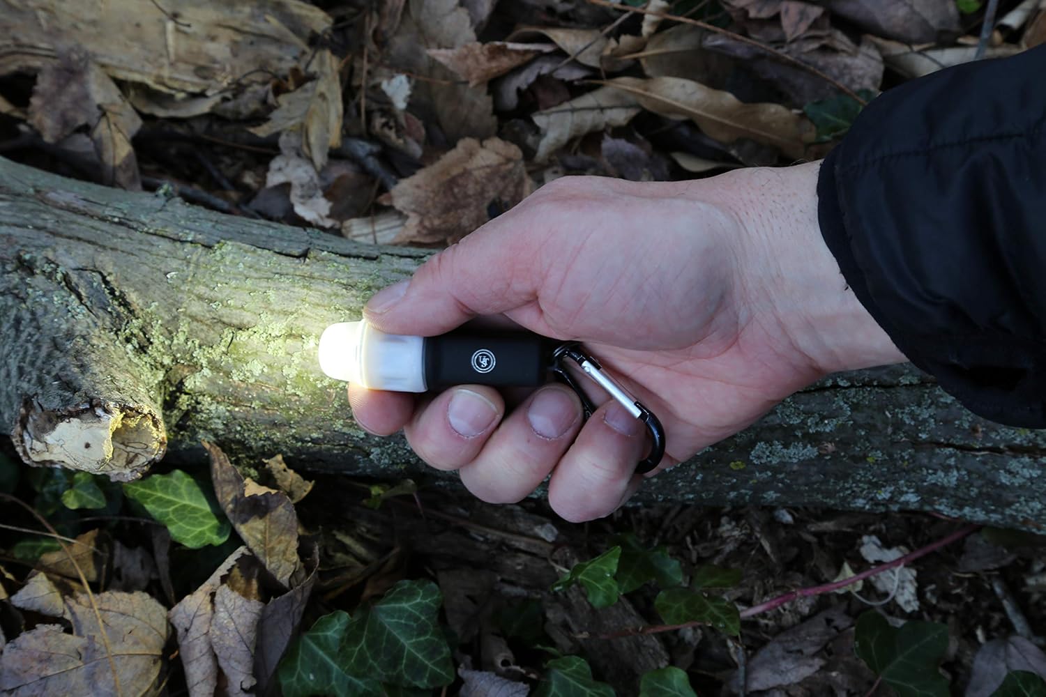 UST SplashFlash 25 Lumen Waterproof, Mini-Lantern, Safety and Personal Locator Light with Lifetime LED Bulb for Hiking, Emergency and Outdoor Survival