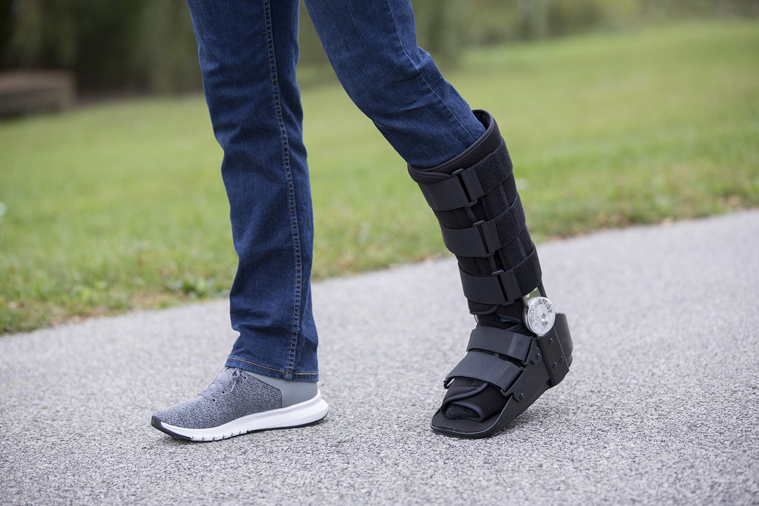 United Ortho 12205 Range of Motion Standard Walking Boot, Medium, Black