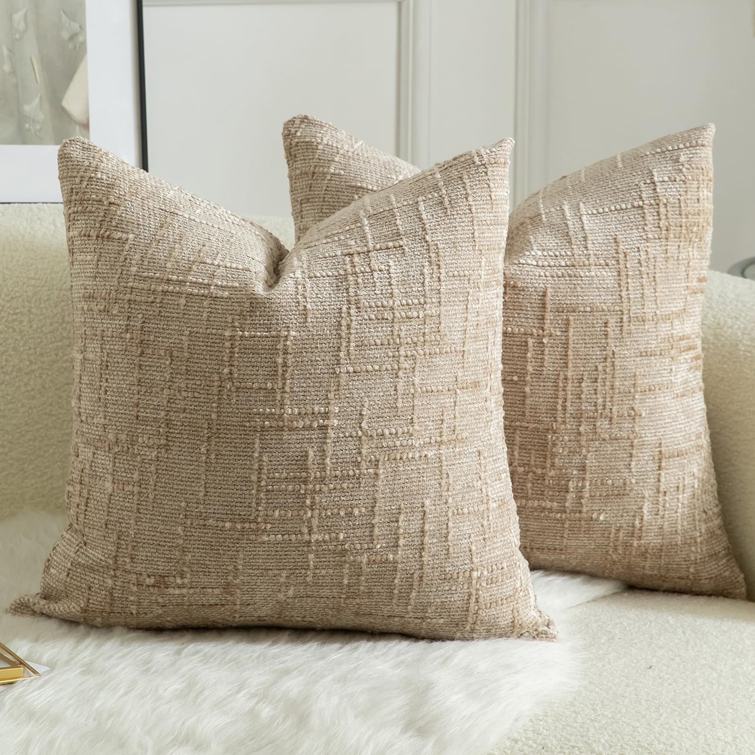 Housse de coussin chenille camel pour sublimer un canapé ou un lit chaleureux