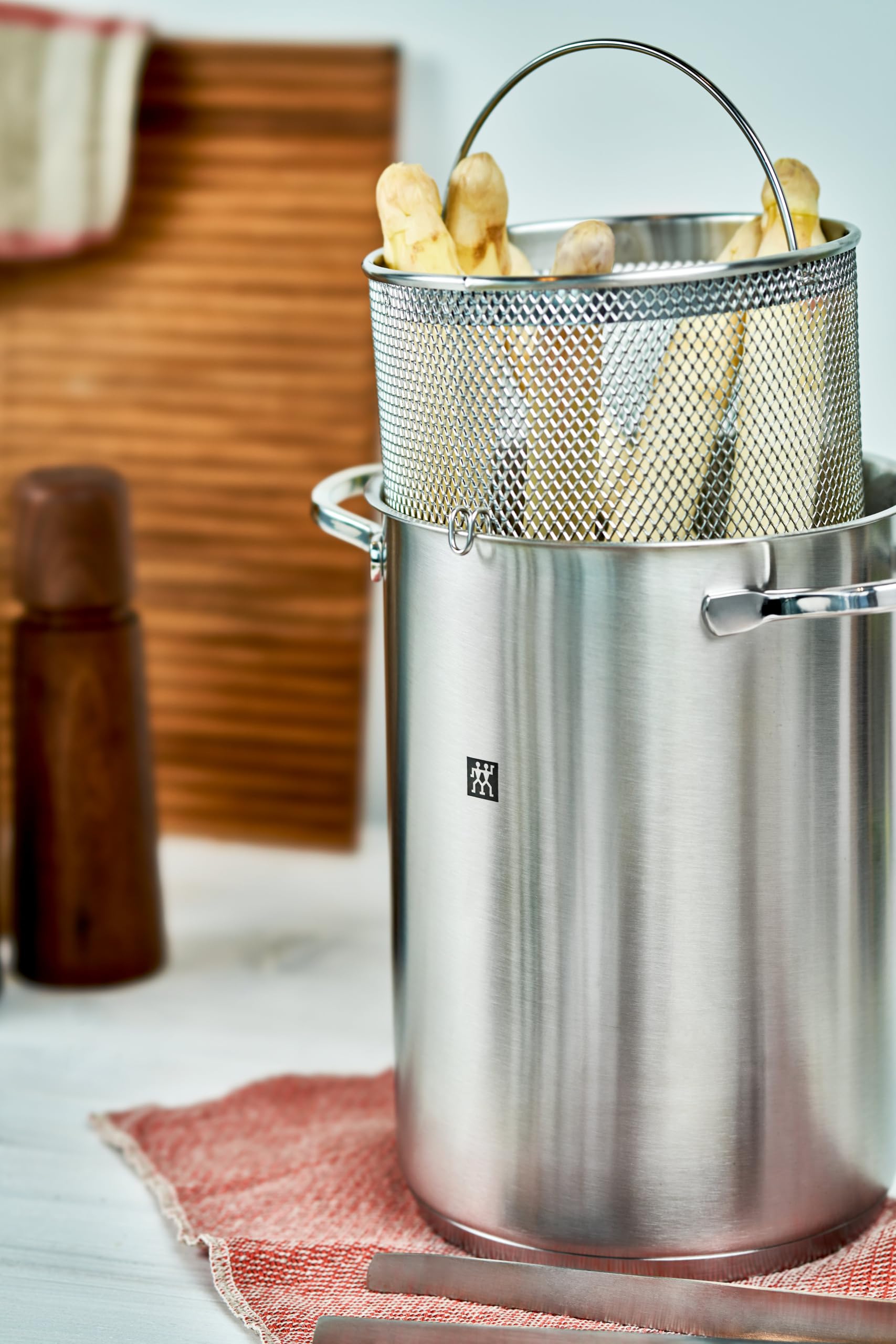 ZWILLING Twin Specials Spargeltopf, 4,5 L, 16 x 27 cm, Induktion, mit Deckel und Sieb-Einsatz, Unbeschichtet, Edelstahl, Silber