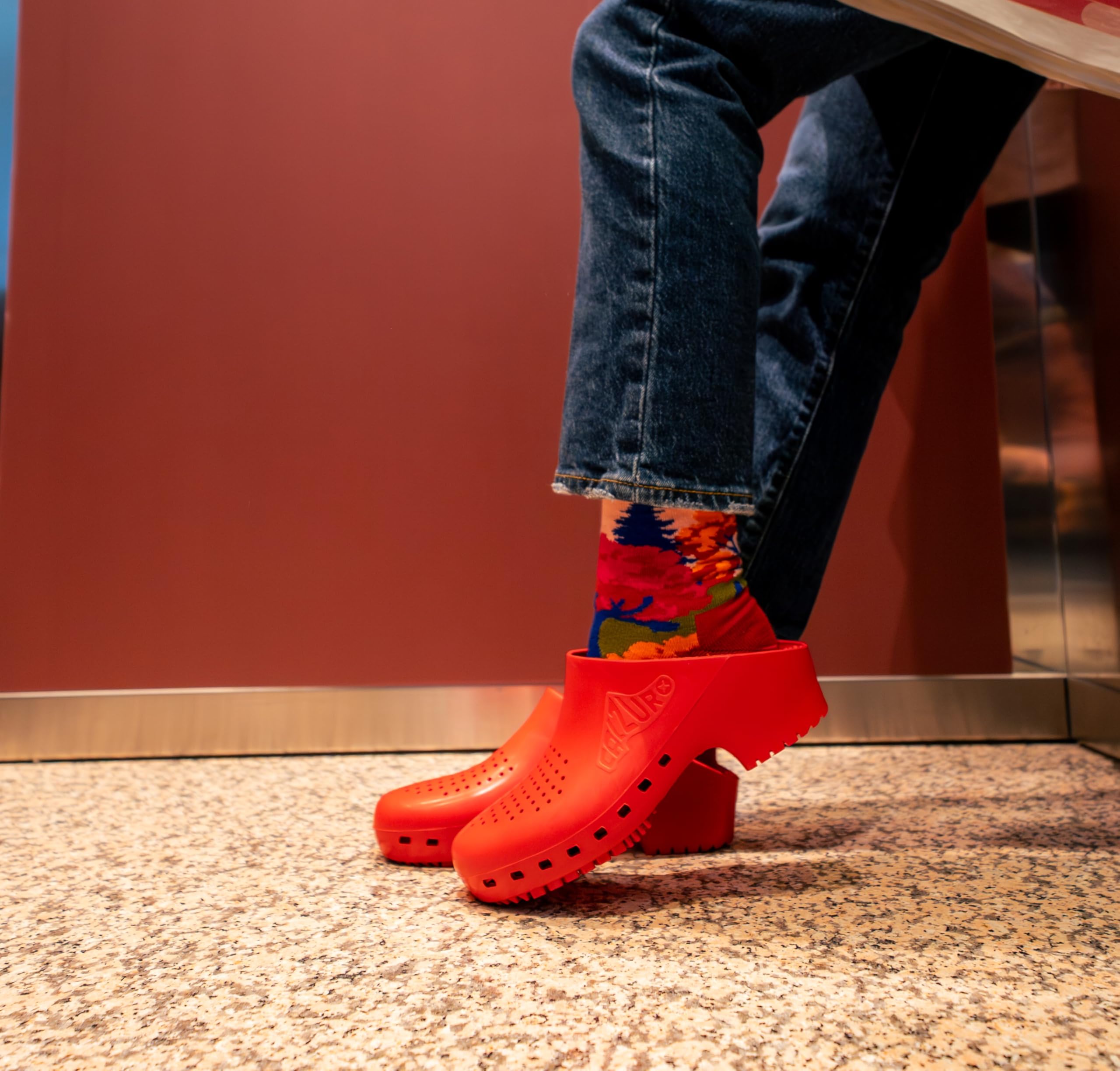 Calzuro Classic con Fori – Zoccoli Sanitari Professionali per Uomo e Donna, Comodi, Antiscivolo e Antistatici, Autoclavabili, Traspiranti, in Gomma Tecnica