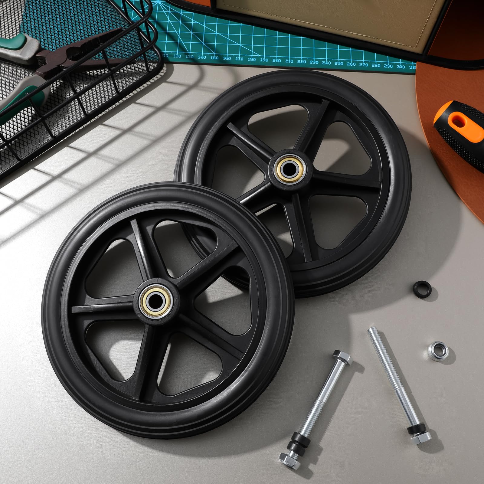 HEALLILY 2 Ruedas para Silla de Ruedas Delanteras Recambios Neumáticos de Goma Maciza 7 Pulgadas Antideslizante Repuesto Universal con Tornillos Rodamiento Componentes Negro