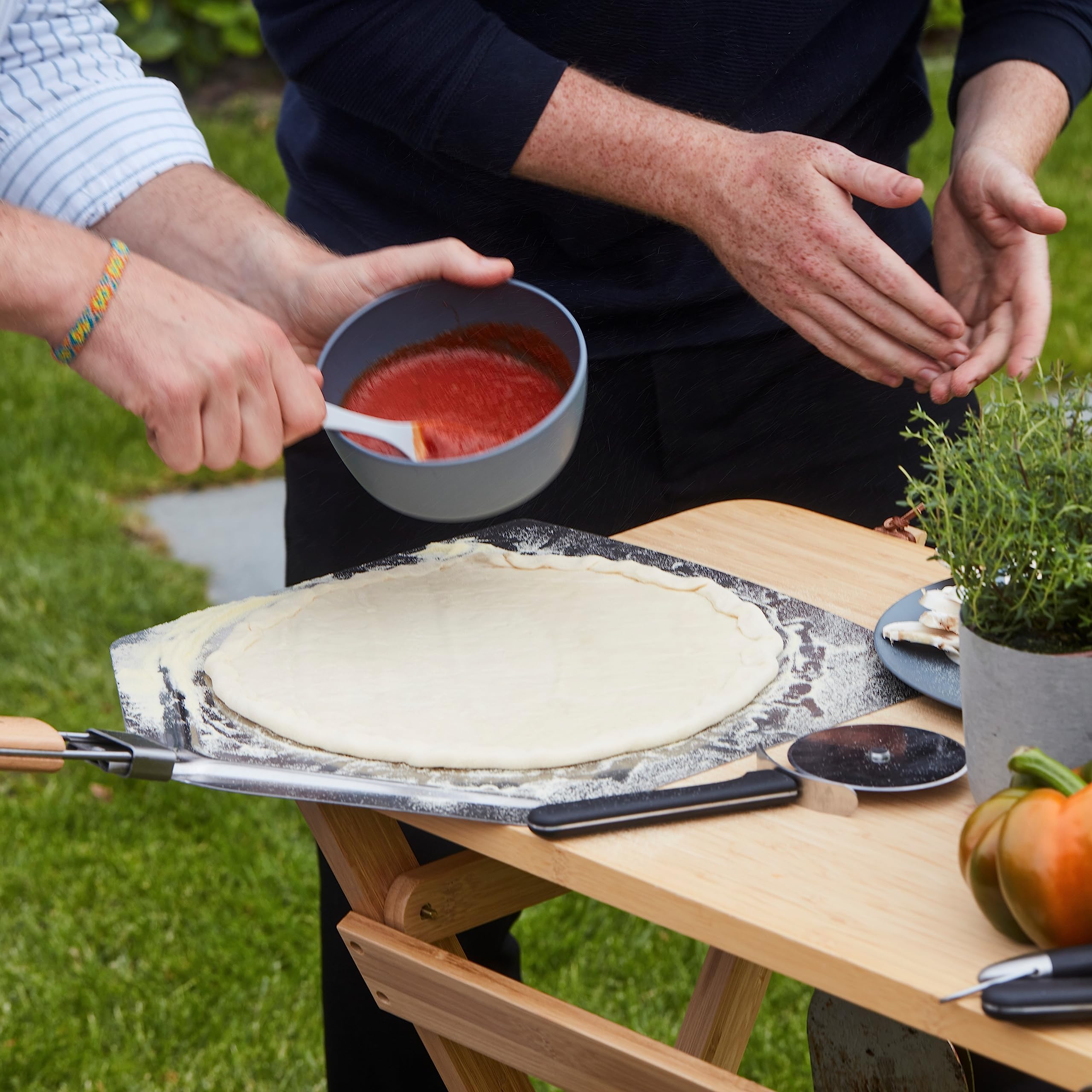 Barbecook Pelle à Pizza carrée pour Four et BBQ avec poignée en Bois et Crochet de Suspension en Acier Inoxydable, 32cm de Largeur