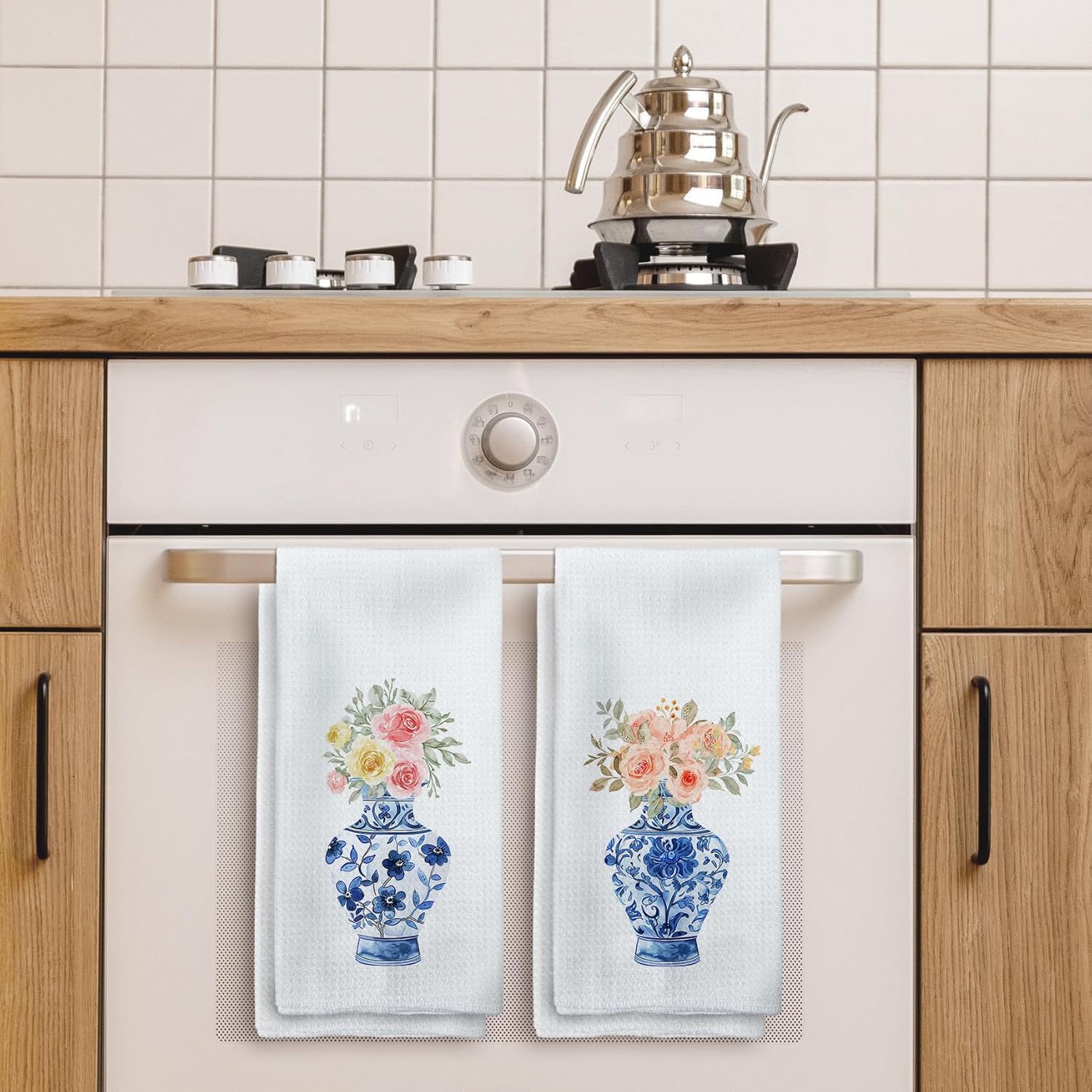 Blue and White Porcelain Kitchen Towels, Watercolor Floral Chinese Vase Hand Towels, Vintage Preppy Dish Towels Dishcloths Tea Towels for Kitchen, Chinoiserie Bathroom Decor Set of 2, 16x24in - Image 3