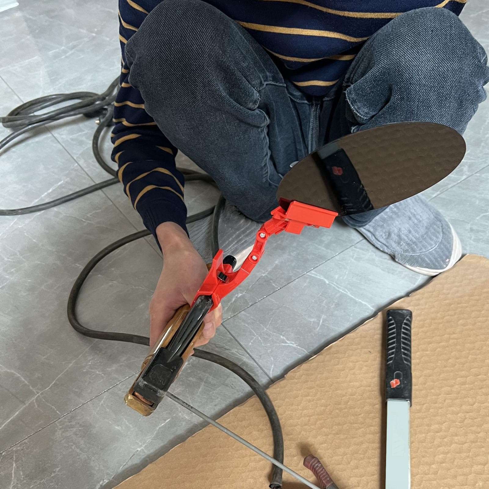 Clip On Welding Cover, Enhanced Safety and Adjustable Handheld Welding Face with Multiple Functions, for Welding Blackout Panel,PP PA, 18cm Diameter