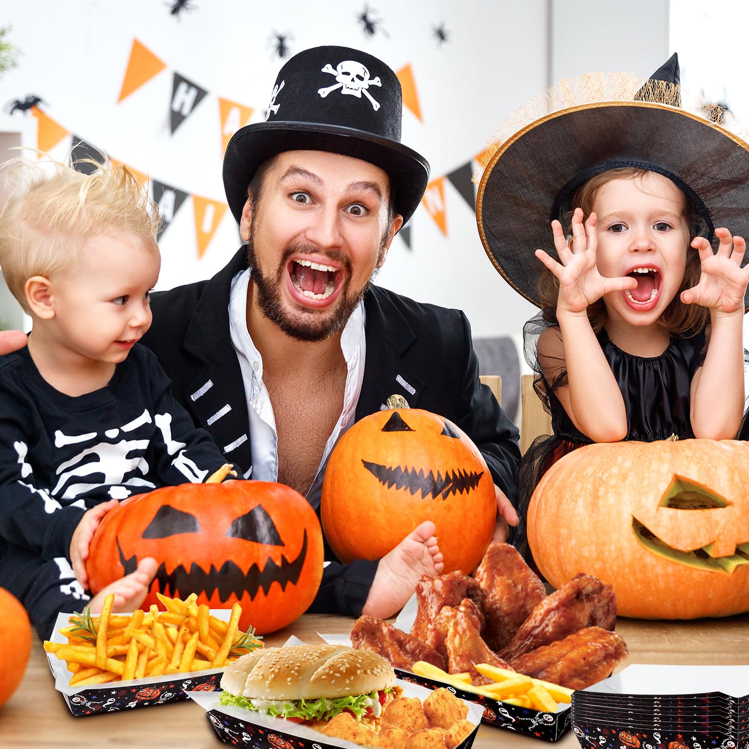 100PCS Halloween Lebensmittel Tablett aus Papier und 100PCS Deli Paper Halloween Tablett Nacho Tablett zum Servieren von Speisen Snacks Hot Dogs Süßigkeiten Brathähnchen (Halbfertigprodukt)