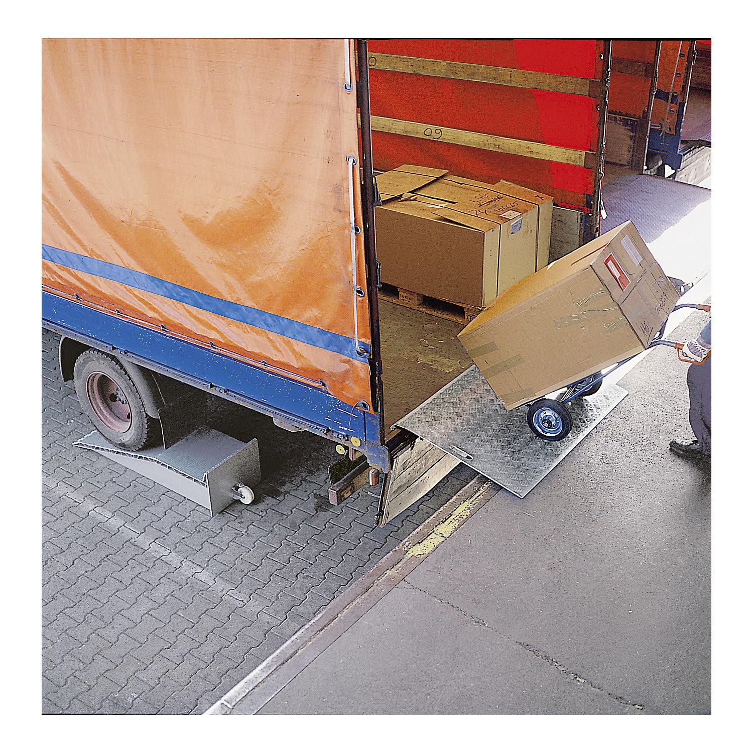kaiserkraft | Überfahrbrücke | mobil | Tragfähigkeit 600 kg | Überfahrlänge 750 mm