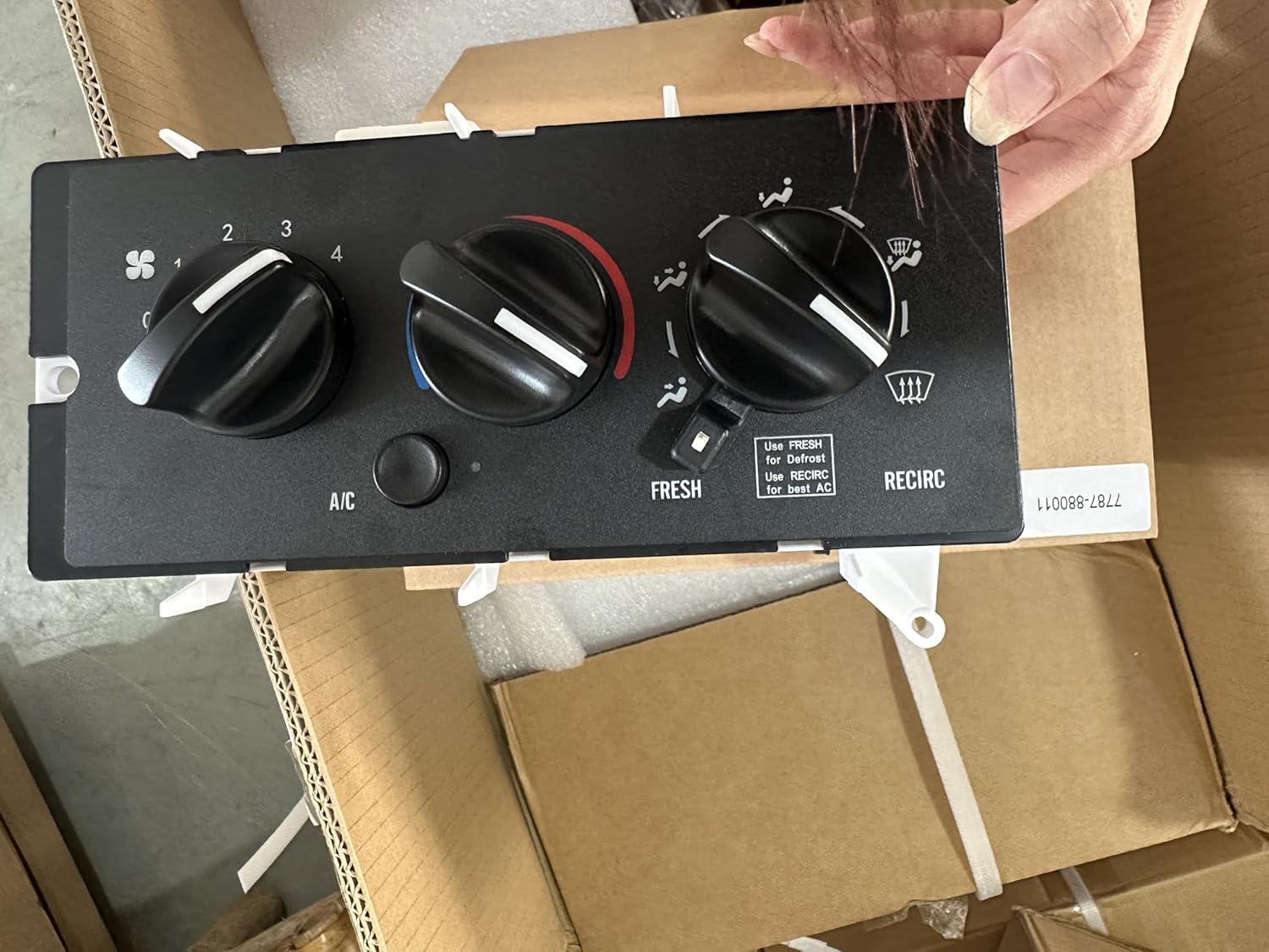 A/C Heater Climate Control Module and HVAC Control Panel Unit FIT Mack CH613 CV713 2001-2005 FIT Heavy Duty Truck Replace 11-1225 7787-880011 1000149542 3899002
