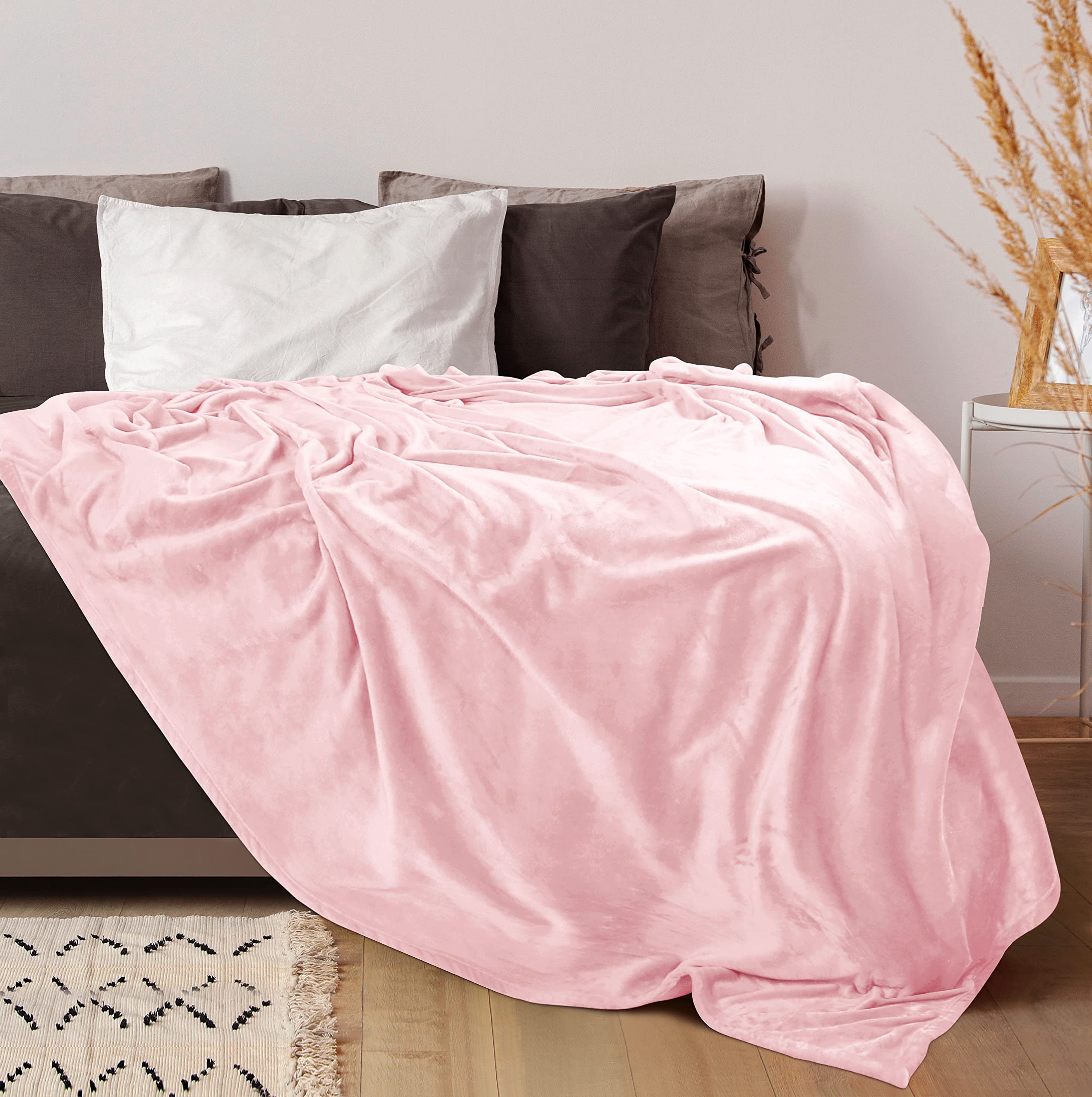 Utopia Bedding Fleece Blanket Throw Size Pink 300GSM Luxury Fuzzy Soft Anti-Static Microfiber Bed Blanket (60x50 Inches)