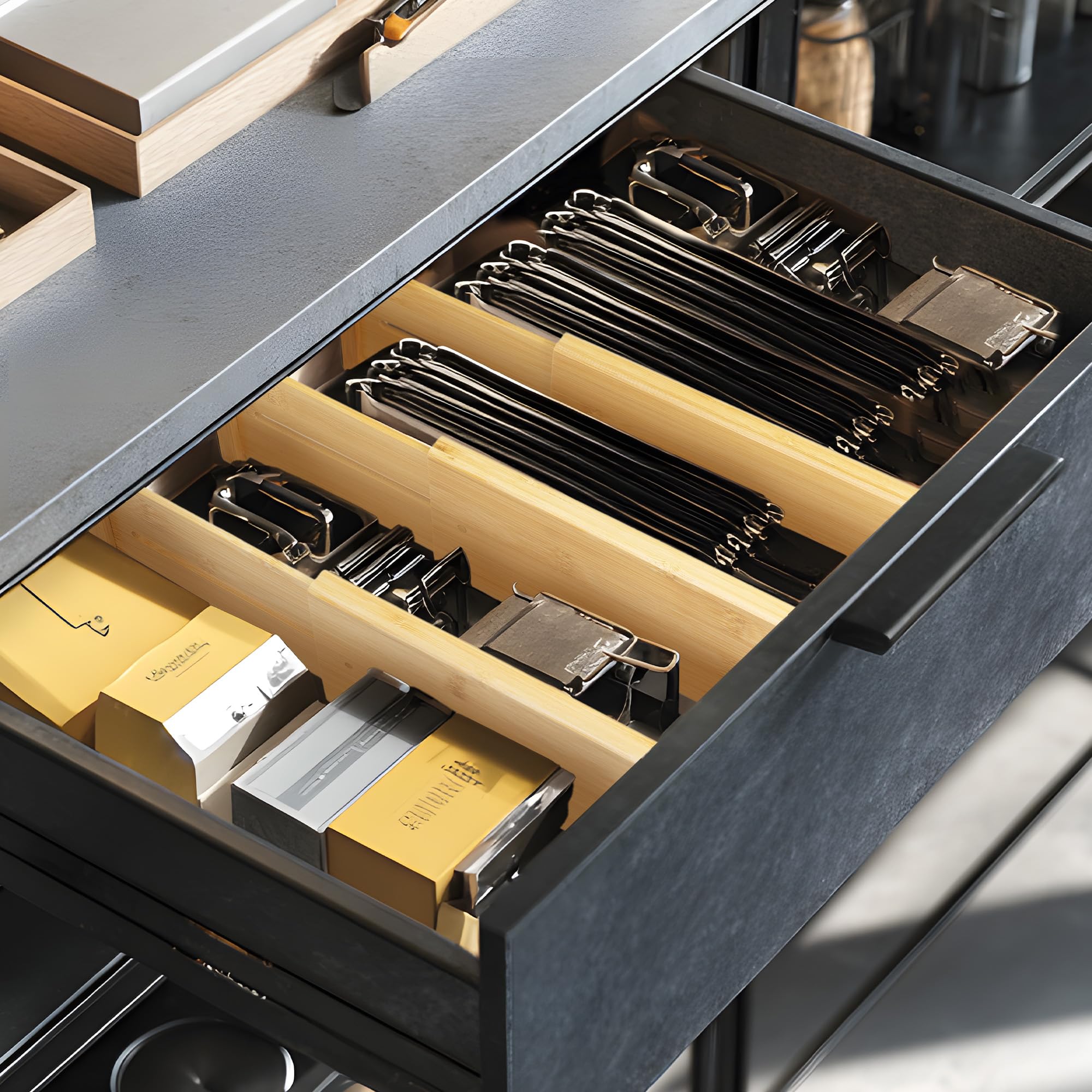 VaeFae Divisori per Cassetti in Bambù Regolabili, 3 Pezzi Separatori per Cassetti, Estensibili da 30,2 cm a 43,5 cm,Organizer Armadio o Cucina, Letto, Bagno,ufficio