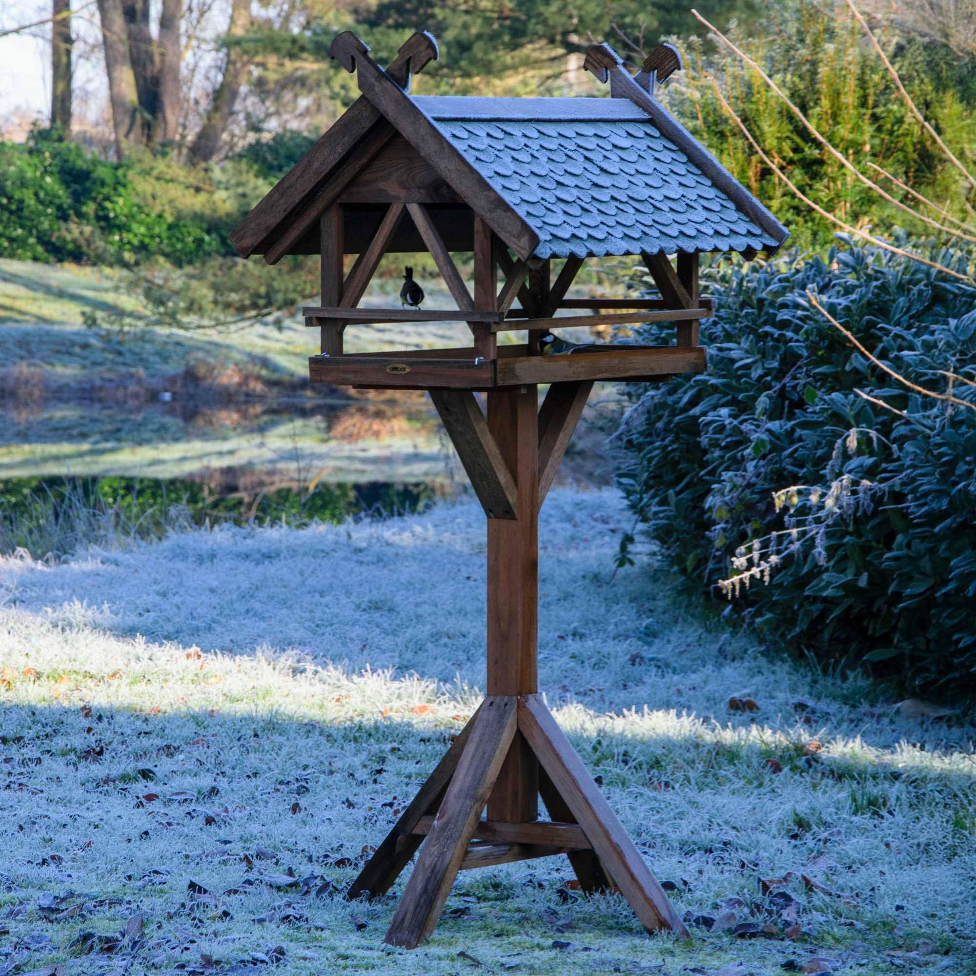 Luxus-VOGELHAUS 49005e Vogelvilla XXL - Vogelfutterhaus Westfalen - Vogelhaus inkl. Ständer - Futterstation aus Holz mit Bitumen 78 x 62 x 148 cm - Dunkelbraun