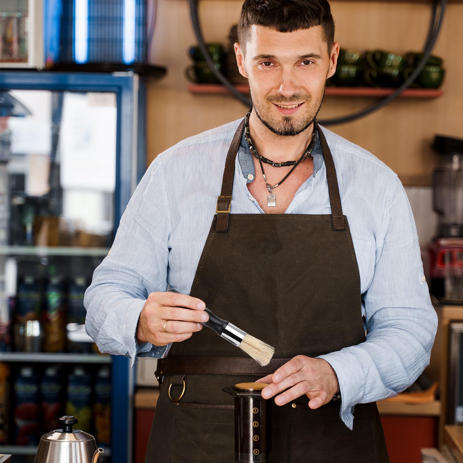 Barista szczotka do czyszczenia z naturalnego włosia | z ergonomicznym drewnianym uchwytem | do sitka, młynka i dyszy parowej | delikatne czyszczenie bez zarysowań zapewnia pełną przyjemność