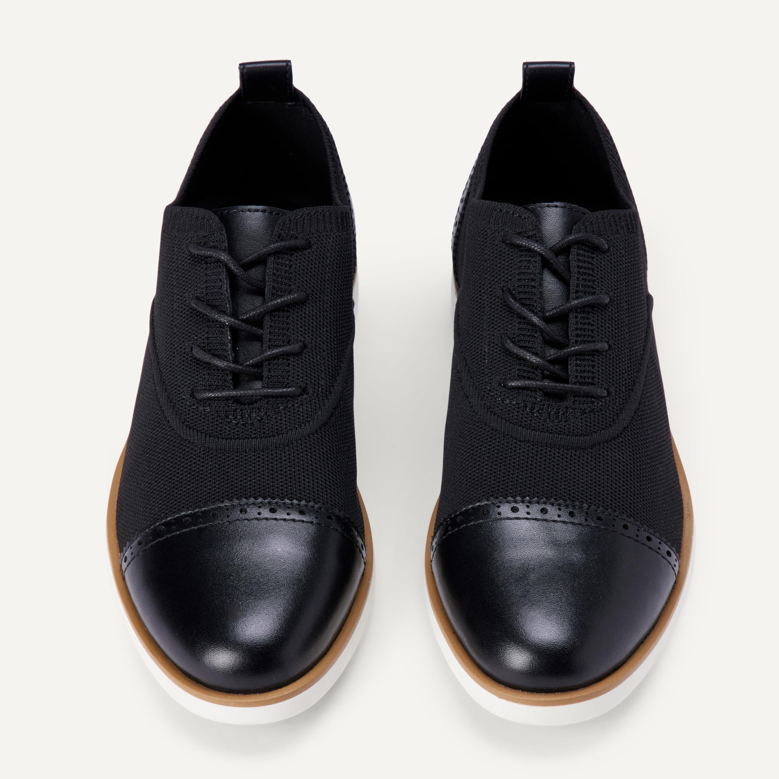 Amazon Essentials Scarpe da Ginnastica Oxford con Brogue, Stile Smart Casual in Maglia Uomo