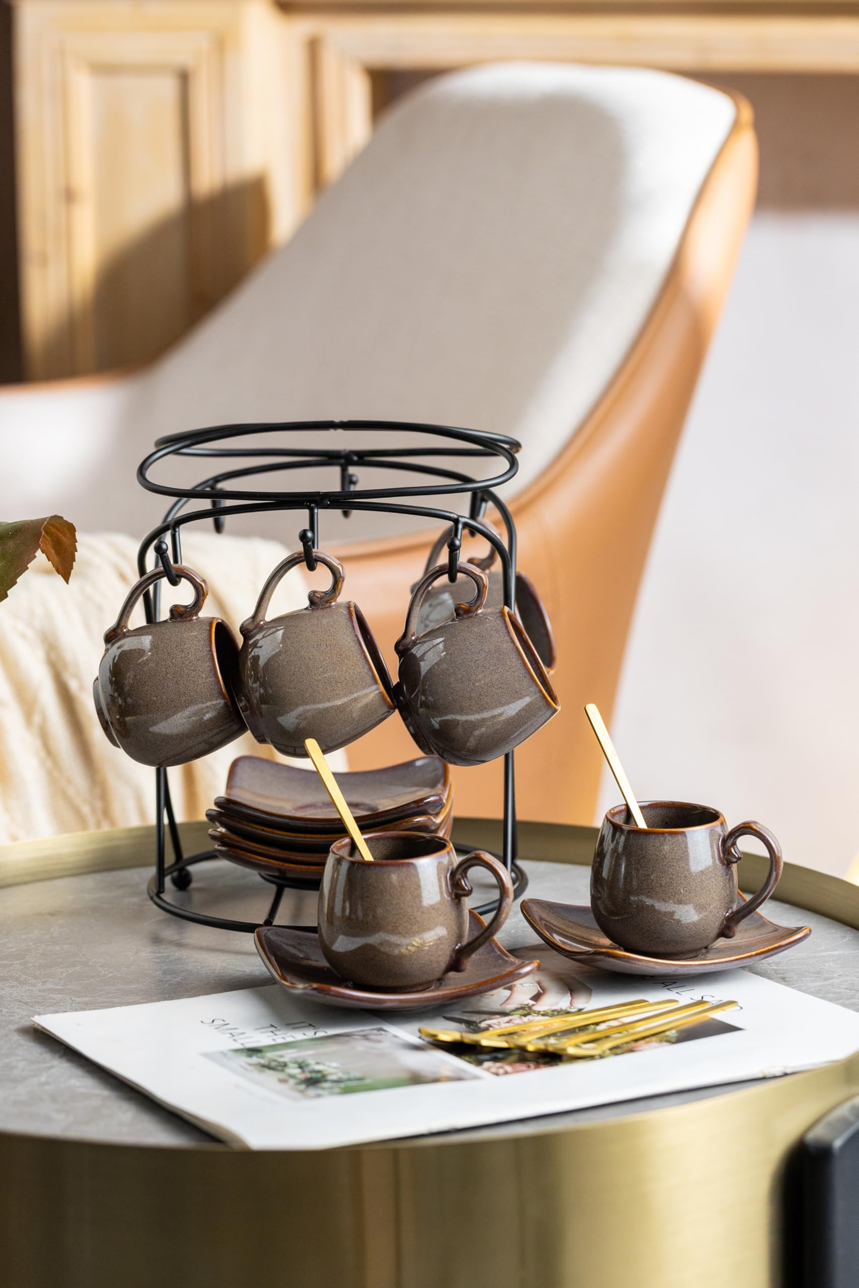 LYEOBOH Kaffee-Espressotassen mit Untertassen, Keramik, kleine Kaffeetassen mit Halter und Löffeln, süße Demitasse-Tassen für Espresso, Latte, Mokka, Einweihungsgeschenk, Bauernhaus, Braun