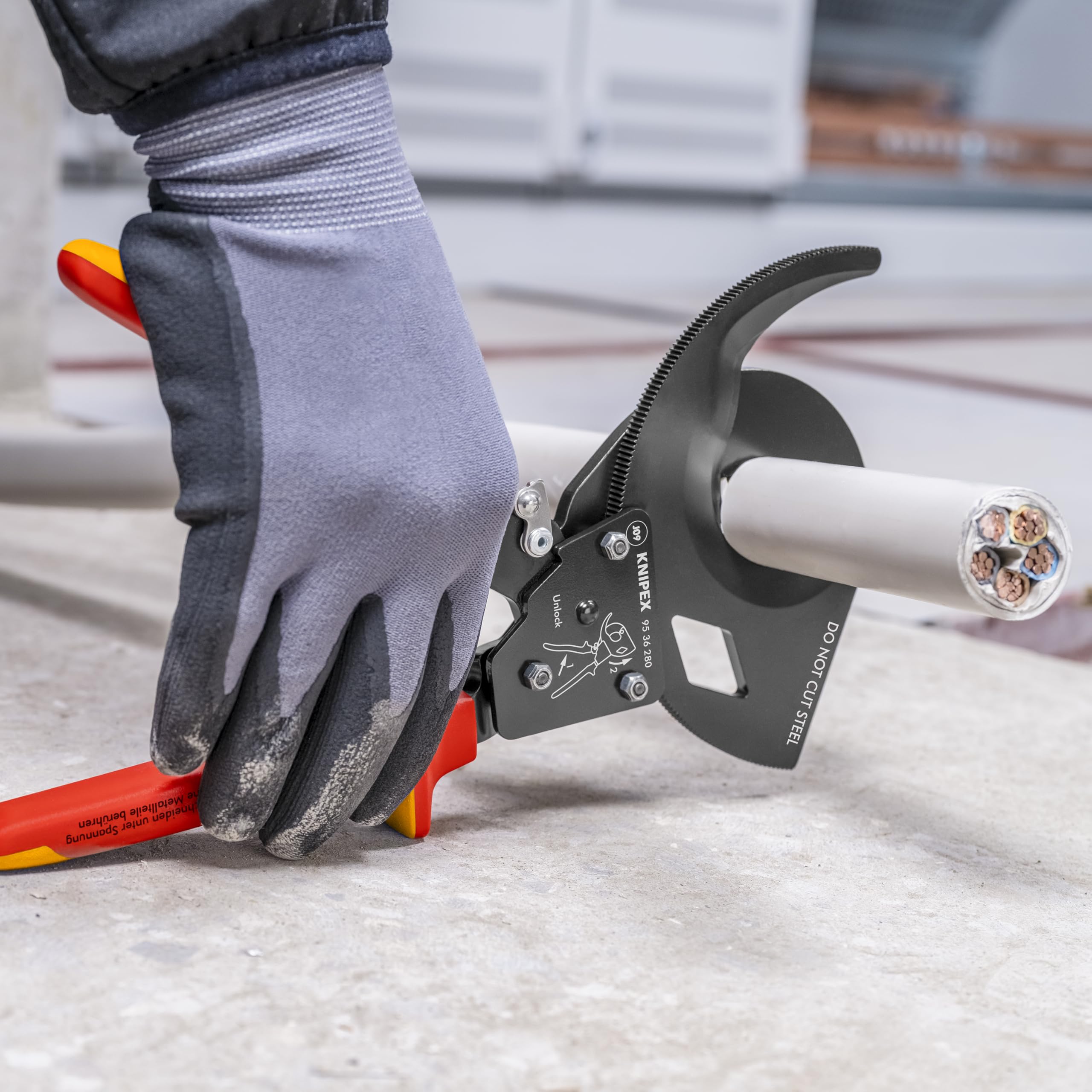 KNIPEX Kabelschneider (Ratschenprinzip) in Blister isoliert, 95 36 280 | Mit Mehrkomponenten-Hüllen, VDE-geprüft 280 mm