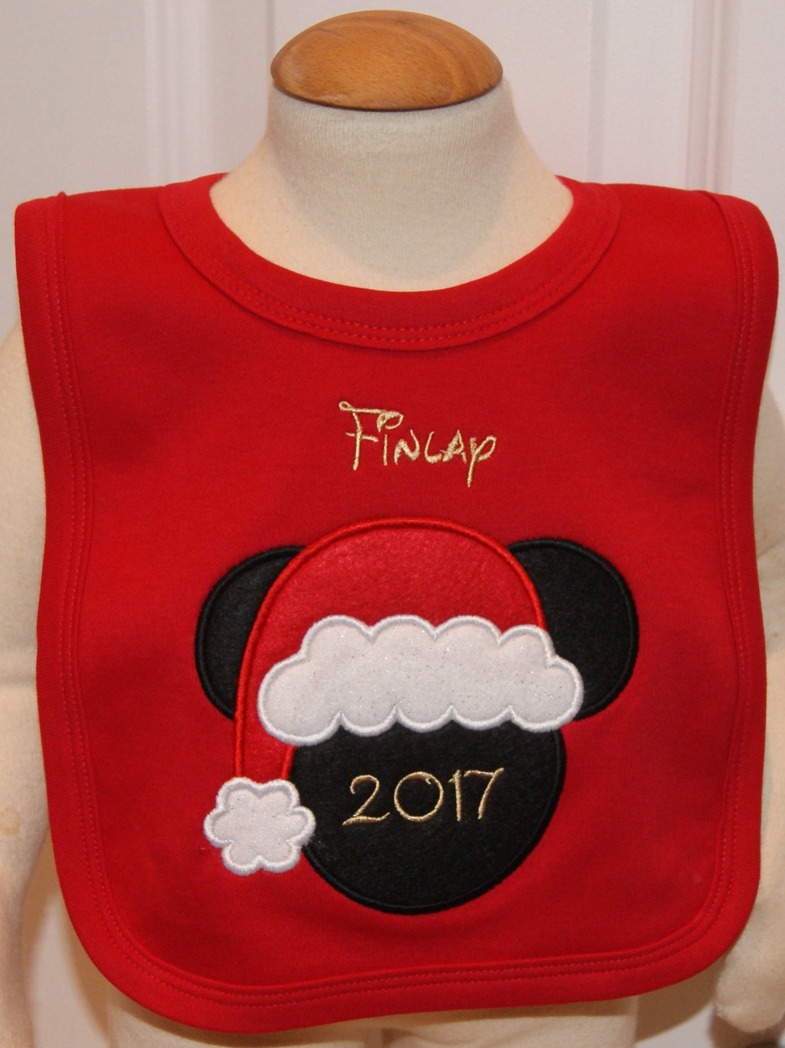 Unisex Baby’s Personalised Applique Mickey/Minnie Mouse 1st Christmas Bib (Red)