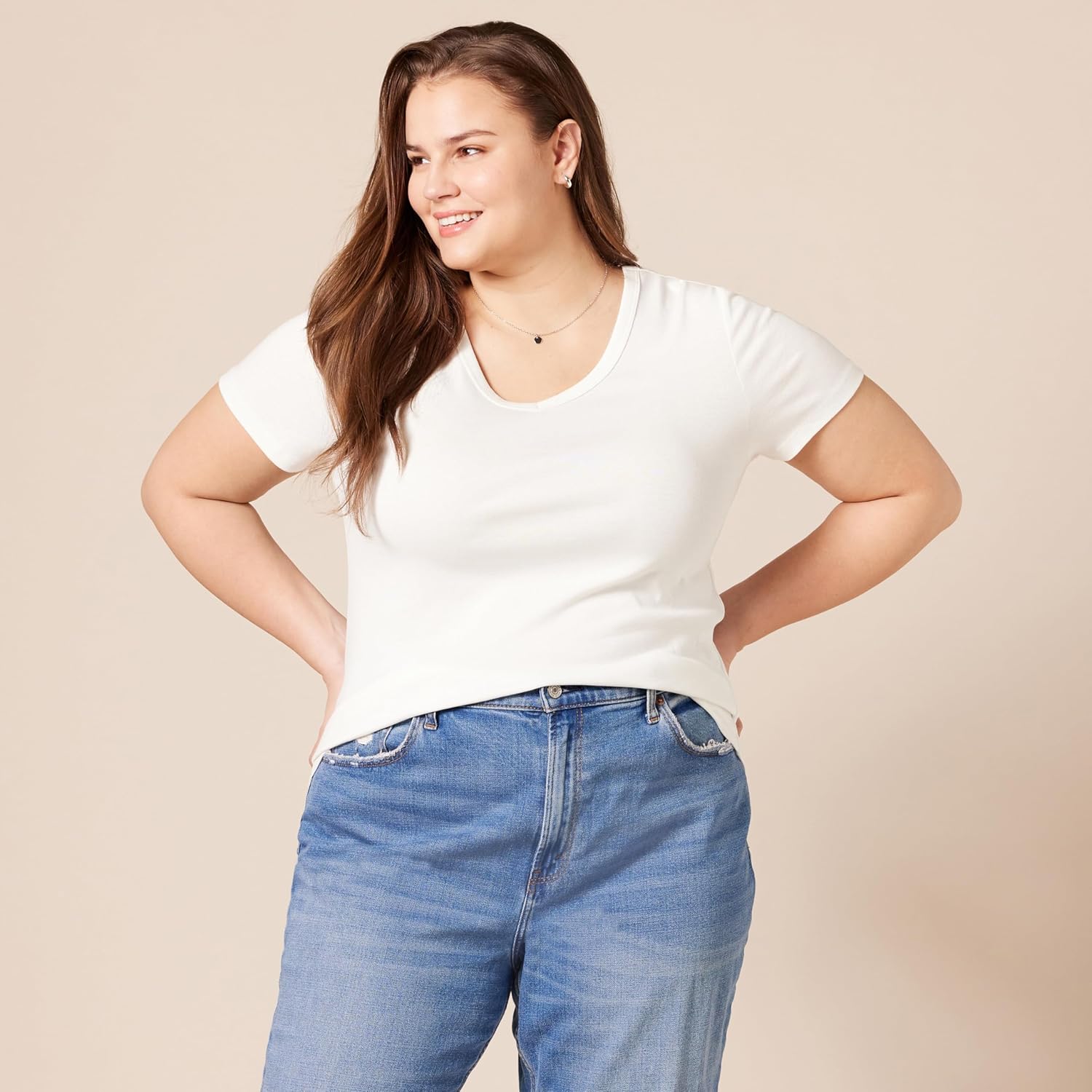 Amazon Essentials Women's Slim-Fit Short-Sleeve V-Neck T-Shirt - Image 7