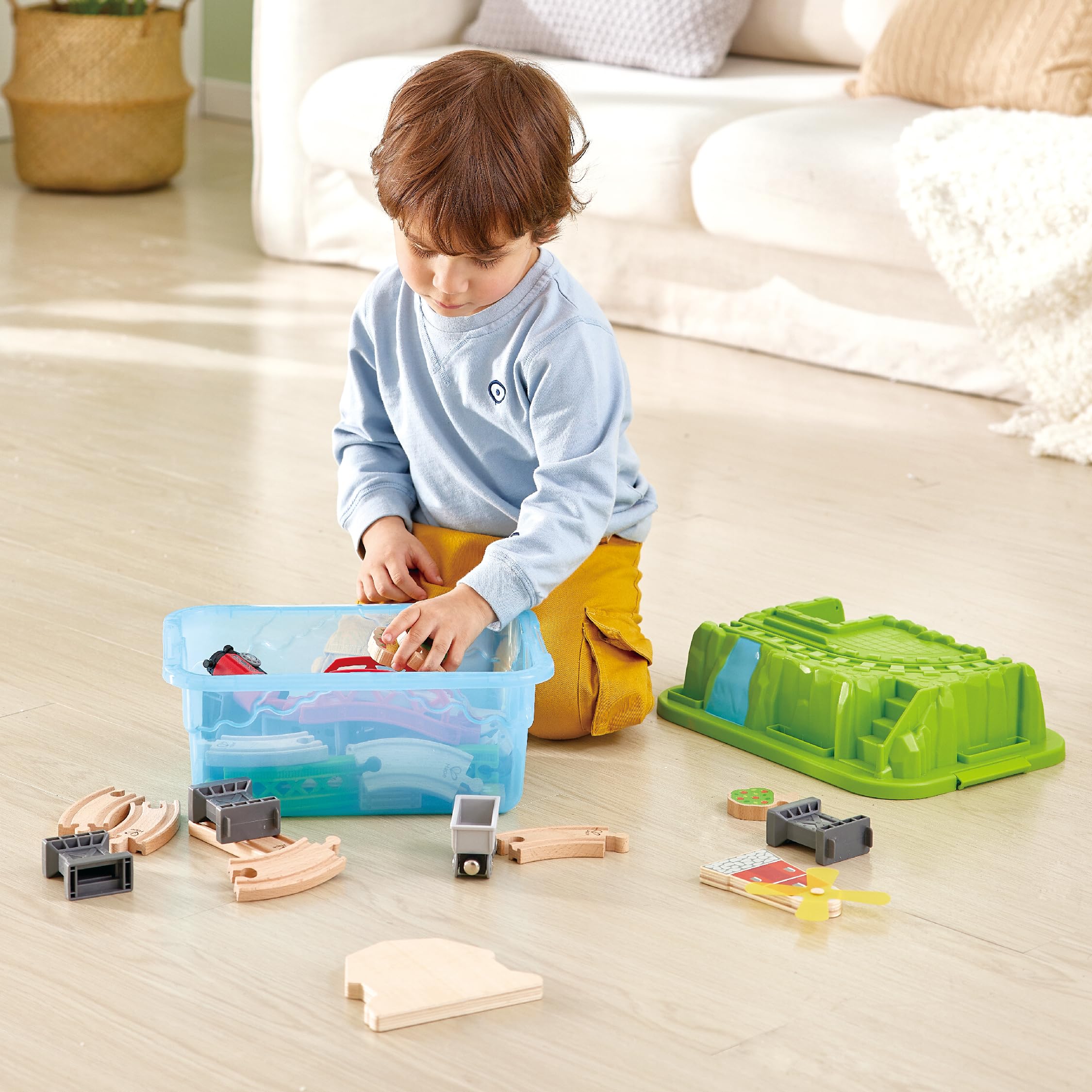 Hape E3772 - Countryside Train Bucket Set