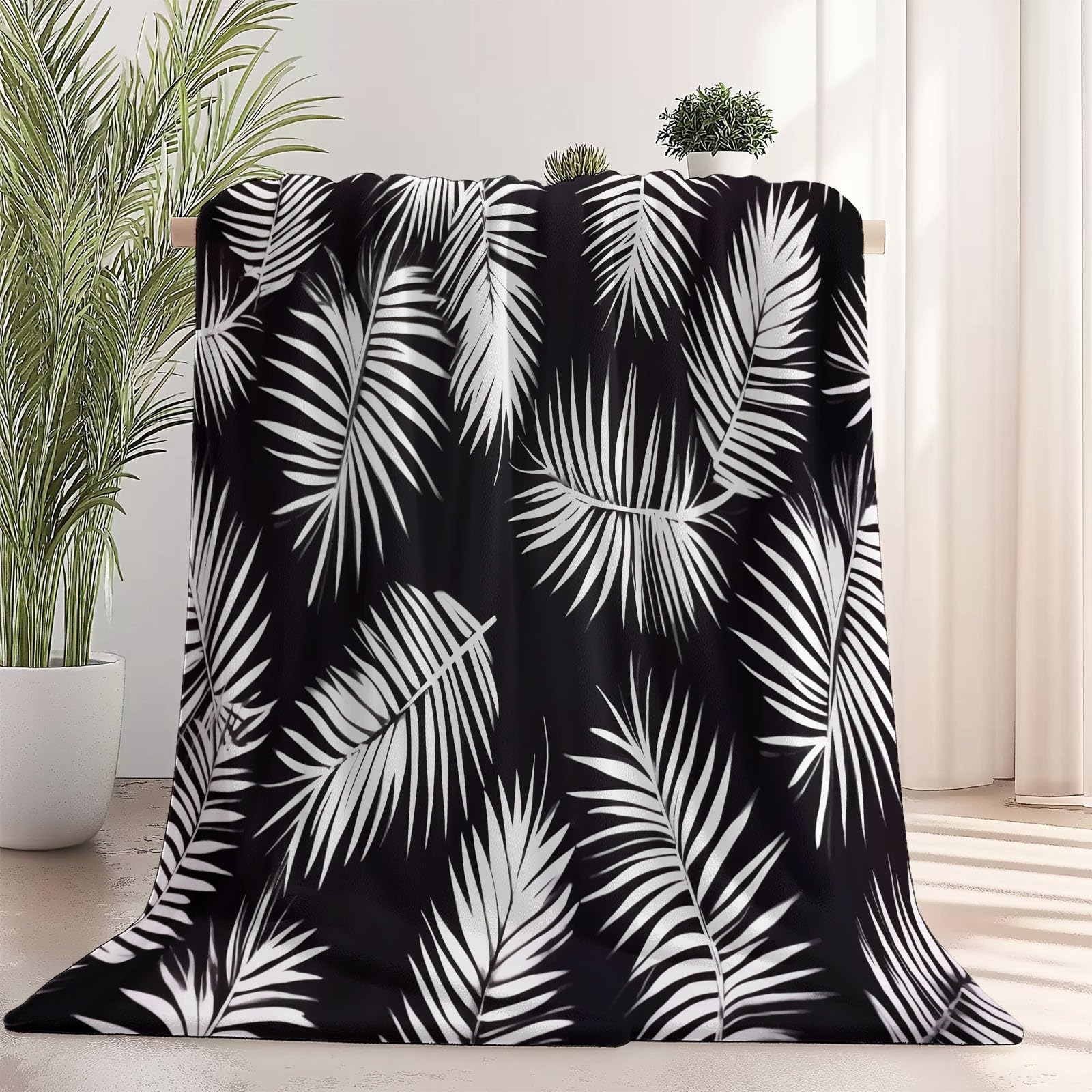 Minimalizm Liście Palmowe Koc z polaru flanelowego 150 x 200 cm - Czarny ciepły i miękki koc z nadrukiem, dekoracyjny na sofę, fotel i narzuty