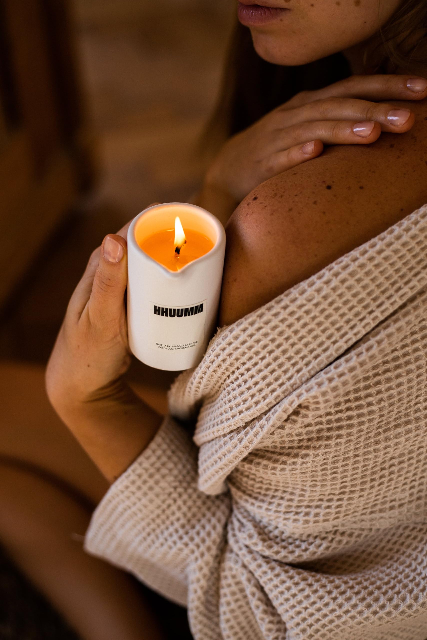 Massage-Duftkerze – 210 ml Feuchtigkeitsspendendes und Nahrhaftes Massageöl für Muskelentspannung, Hautpflege und Wohlbefinden Aromatherapie Entspannung (Rose Himbeere und Sandelholz)