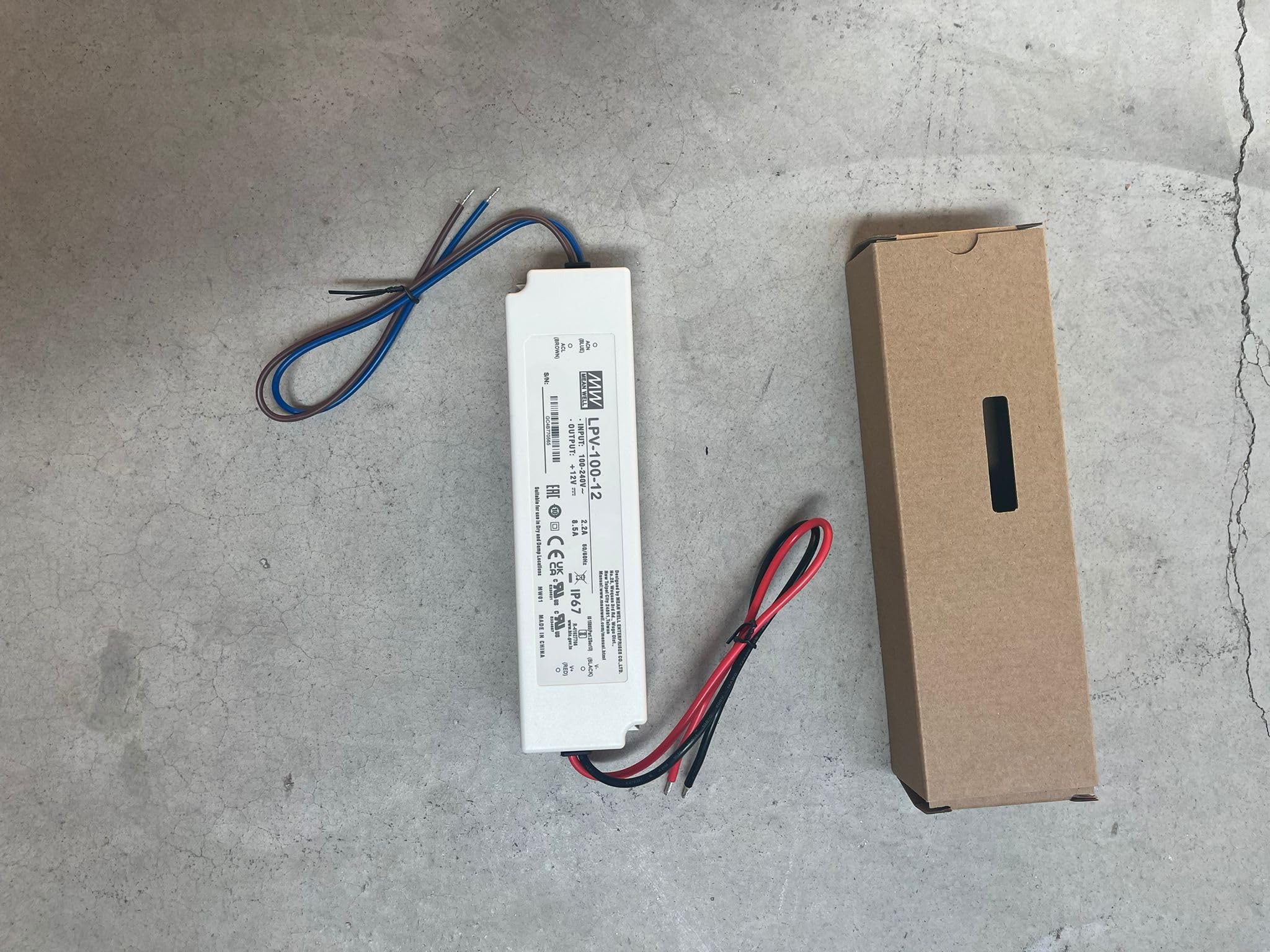MW MEAN WELL LPV-100-12 Alimentation transformateur CV étanche IP67 12 V 100 W 8,5 A