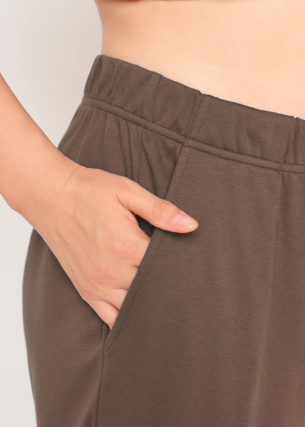 Weintee Women's Plus Size Knit Capri Pants with Pockets - Image 4