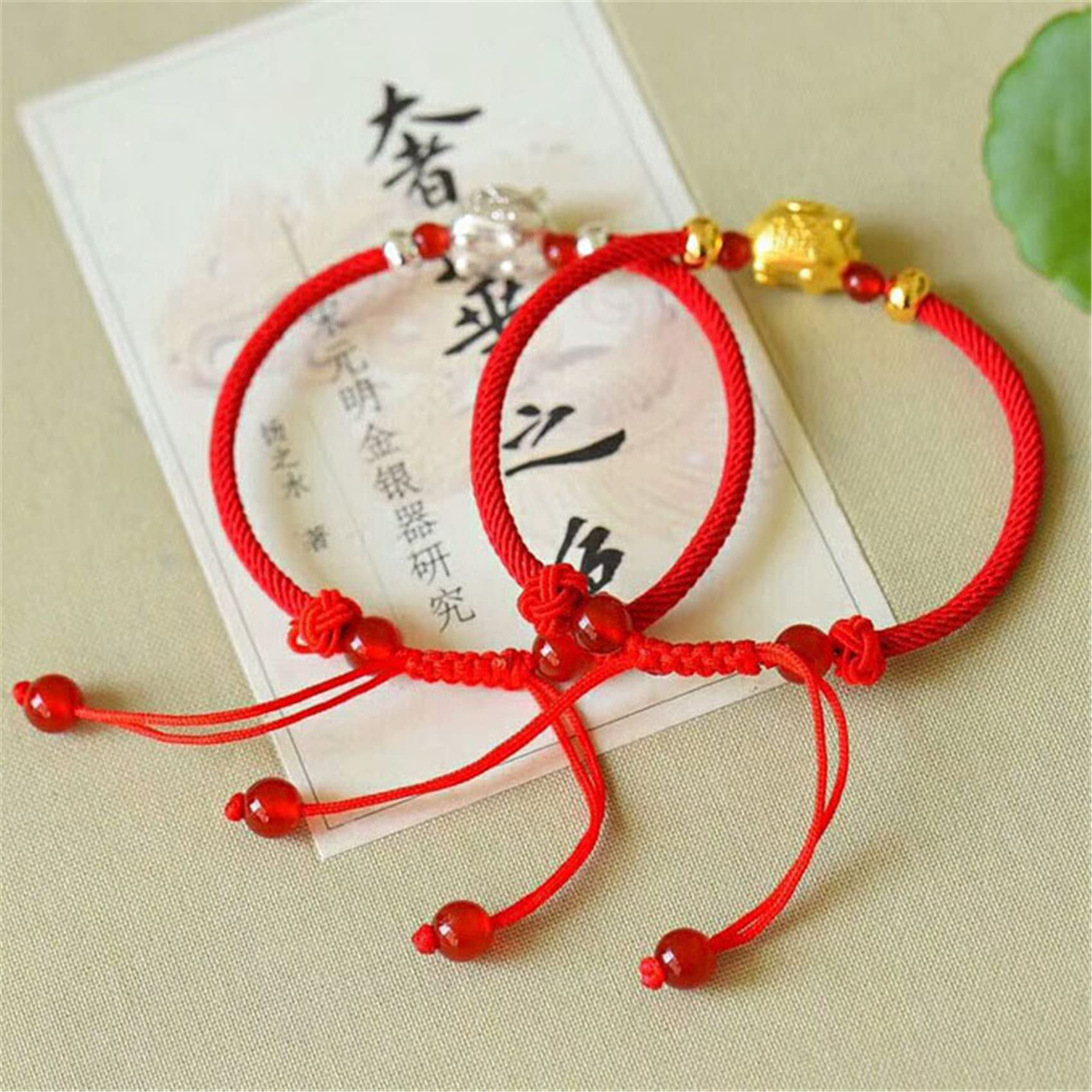 Pulsera de Riqueza Feng Shui Pulsera de Hilo Rojo Pulsera de Plata con Dije de Cerdo del zodíaco Pulsera Budista Hecha a Mano Amuleto Pulsera de la Suerte roja Ajustable Talismán para Dinero de