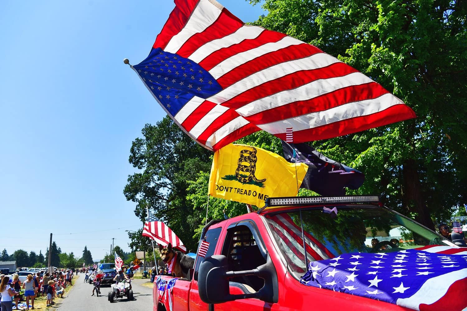 ROTERDON American Flag 4x6 FT Outdoor, USA Heavy Duty 420D Nylon US Flags for Outside, Luxury Embroidered Stars, Sewn Stripes and Brass Grommets - Image 4