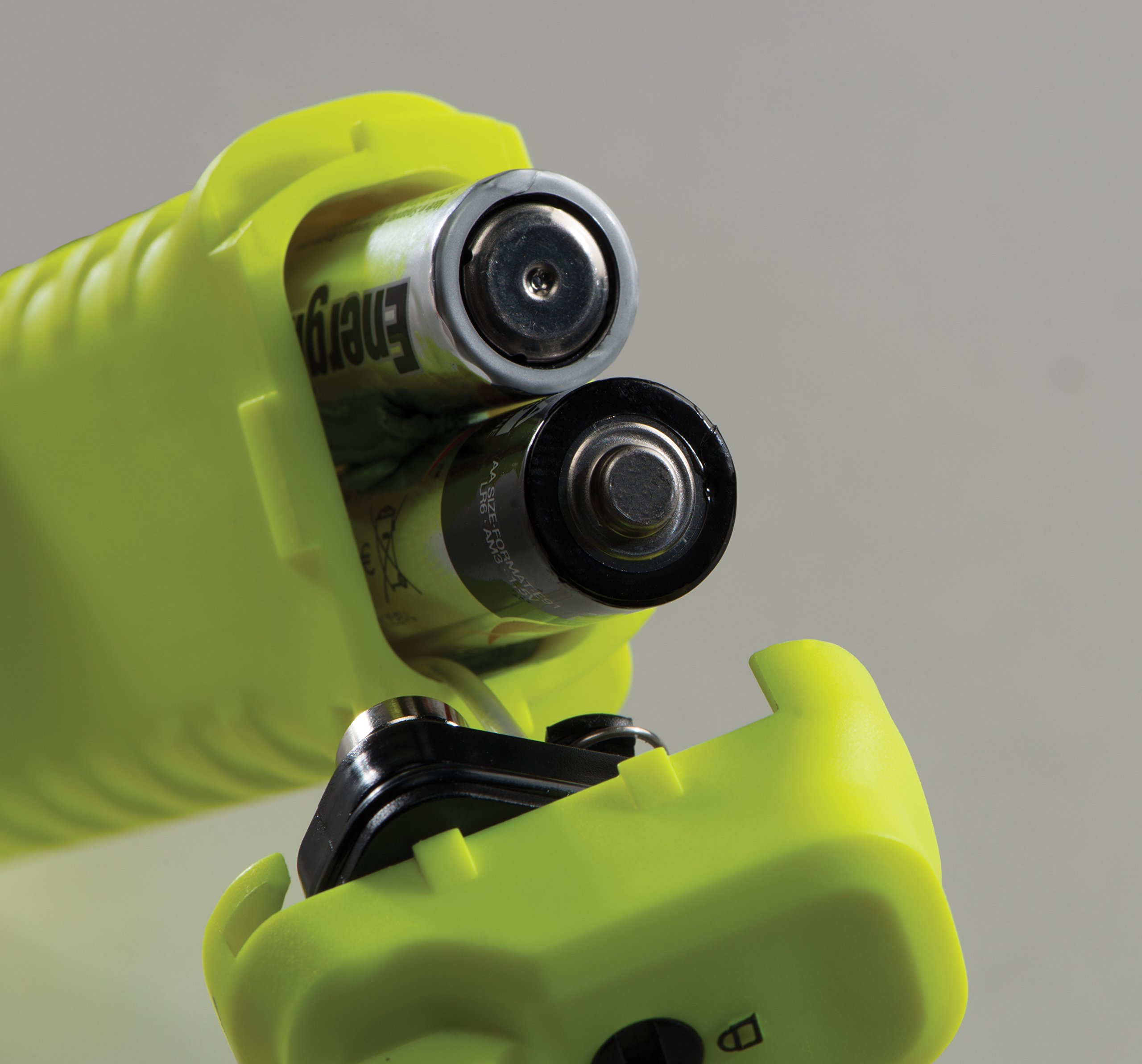 PELI 3315Z0 Linterna LED de Seguridad intrínsica, Compacta y aprobada para ATEX Zona 0, IP67 estanca y Resistente al Polvo, 138 Lúmenes, Color: Amarillo