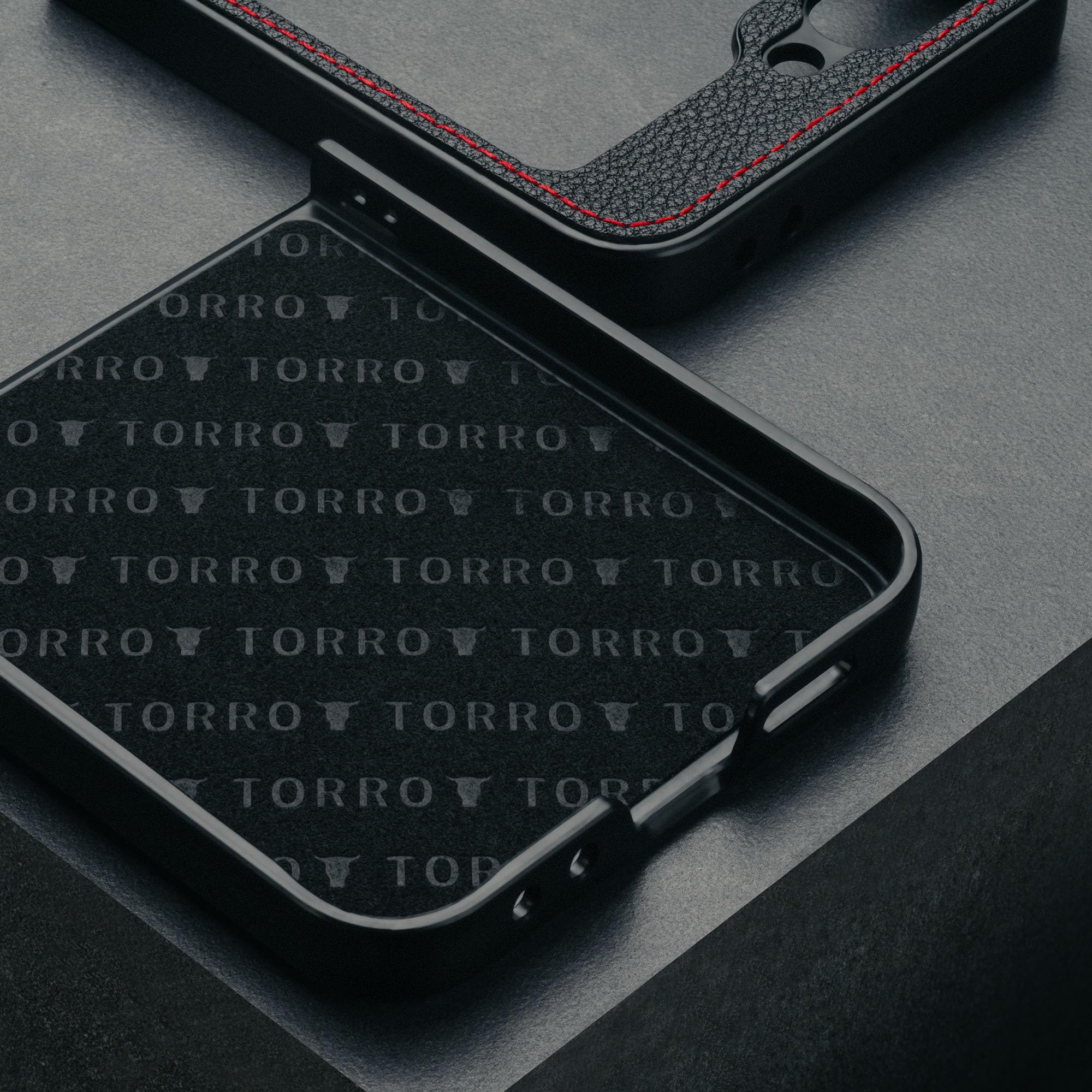TORRO Funda Compatible con Samsung Galaxy Z Flip6 / Flip7 FE - Funda de Piel Premium con Forro de Microfibra para Galaxy Z Flip 6 / Flip7 FE (Negro)