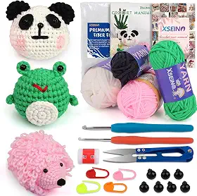 XSEINO Kit de crochê para iniciantes - Kit inicial de crochê com tutoriais em vídeo passo a passo - Kits de Aprenda a Crochê para Adultos e Crianças - Panda, Sapo, Ouriço