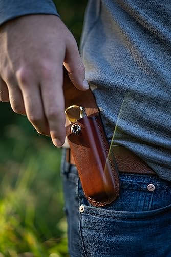 Miniatura 7 de Uncle Henry LB7 Bear Paw Traditional Lockback Pocket Knife with 3.7in Clip Point High Carbon S.S. Blade, Wood Handle, Brass Bolsters, and Leather