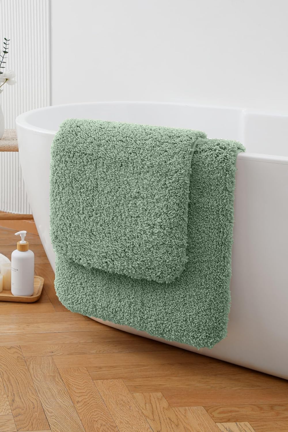Pure Fluffy Bath Mat 20x32, Non Slip Soft Bathroom Rug for Tub and Shower, Plush Absorbent Floor Mat, Machine Washable Shaggy Rug for Cozy Home Bathroom Décor (Winter Green)