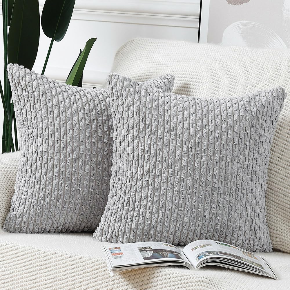 PILIOW Federe Cuscino Divano 45x45 Cm 2 Pezzi - Colorate Con Pompon A Maglia - Copricuscino Decorativo Morbido - 5