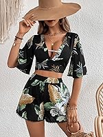 Vista 4 de SweatyRocks Conjunto de 2 piezas de blusa corta con nudo frontal y mangas de mariposa boho con pantalones cortos para mujer