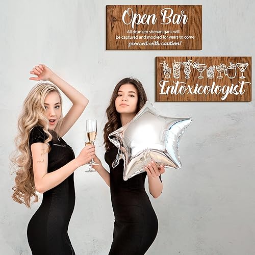 Miniatura 6 de Jetec 2 piezas de letreros de barra para el hogar, intoxicólogo, letreros de madera, accesorios de barra abierta, travesuras borrachas para boda,
