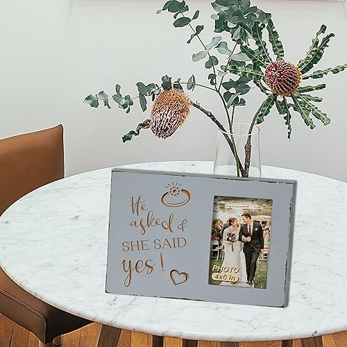 Miniatura 2 de Buecasa Regalos de compromiso de boda para mujeres, para novias  Marco de fotos grabado para amantes de 4 x 6 pulgadas  He Asked and She Said Yes