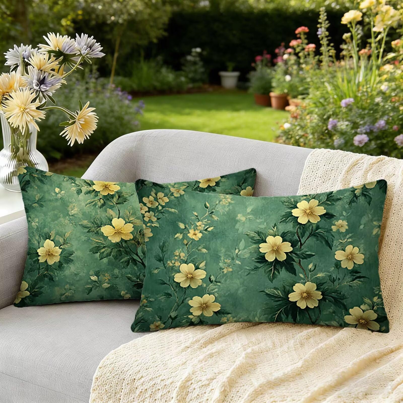 Coussin exterieur impermeable 25x45 vert pour relooker votre canape de terrasse cet ete