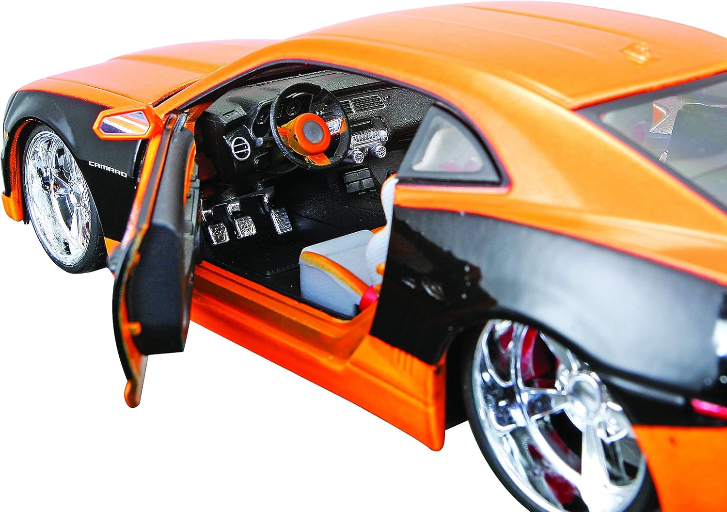 Maisto 1:24 Scale Design Assembly Line 2010 Chevrolet Camaro SS Die-Cast Vehicle - Orange