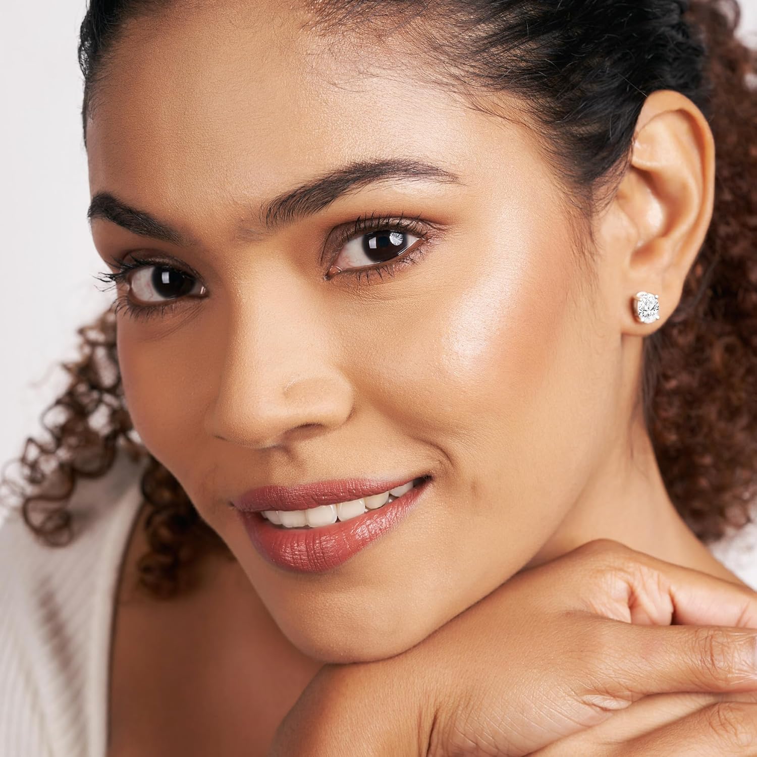 Lab Grown Diamond Stud Earrings 2 Carat– IGI Certified Oval Cut, FG-VS Quality, Platinum Stud Earrings for Women