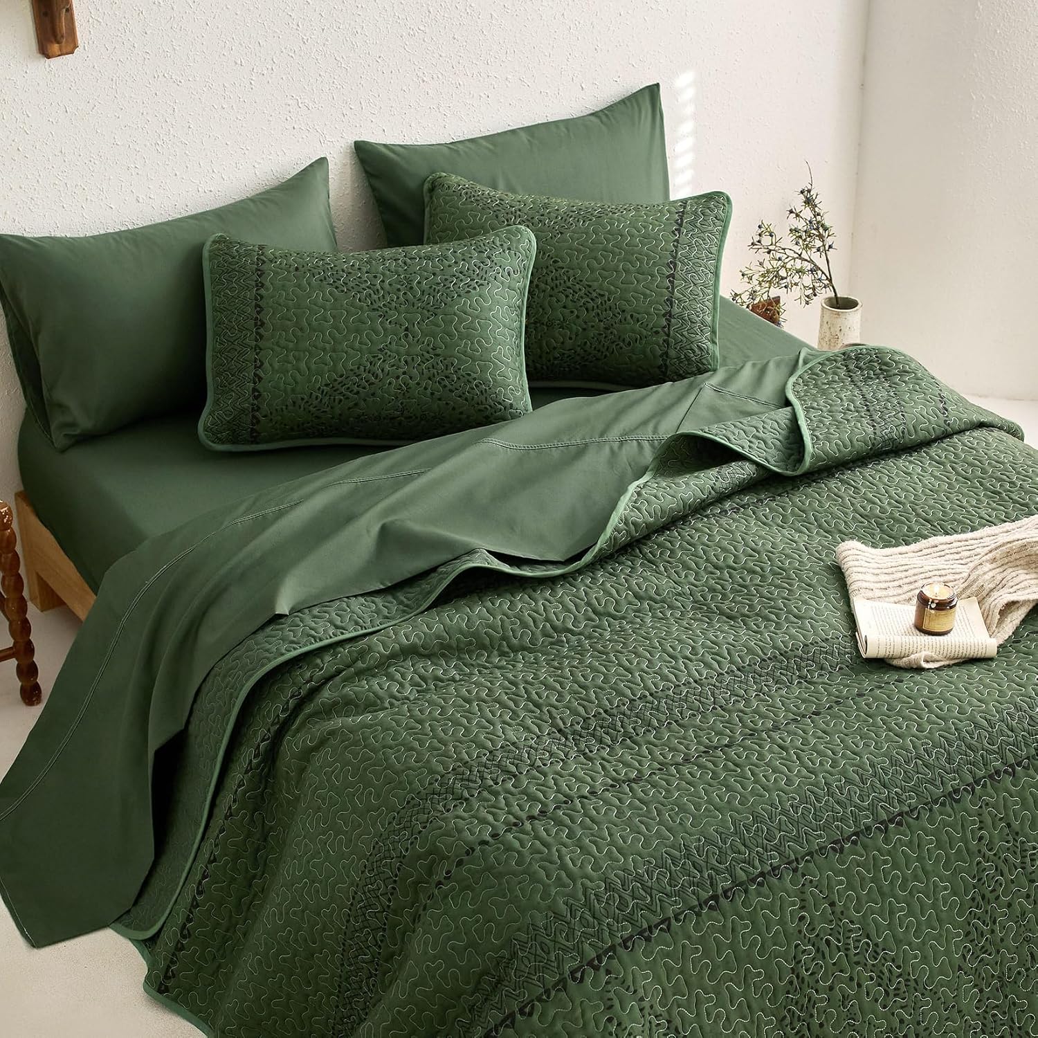 Wake In Cloud - Western Quilt Set, Southwestern Aztec Boho Chic Rustic Farmhouse Pattern, Reversible Lightweight Bedspread Coverlet, 3 Pieces, Dark Olive Green, King Size - Image 3