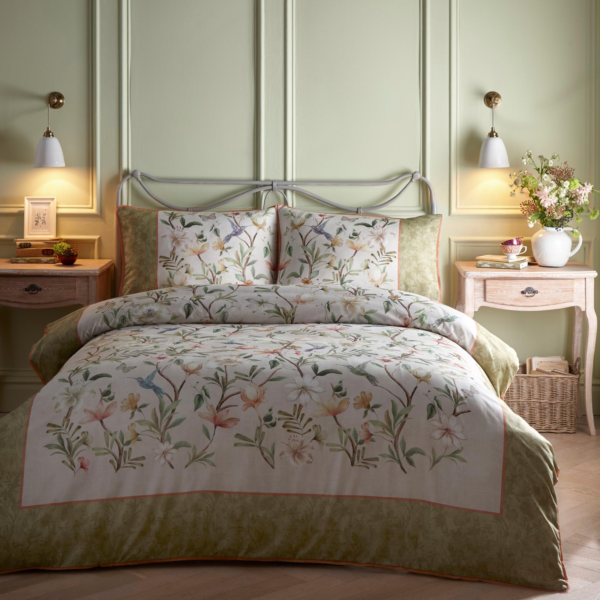 Appletree - Sage Green Floral & Humming Birds Duvet Cover - Double Bedding Size (200 x 200cm) - 200 Thread Count - 100% Cotton Sateen - 2 Pillowcases - Green Floral Bedding with Birds
