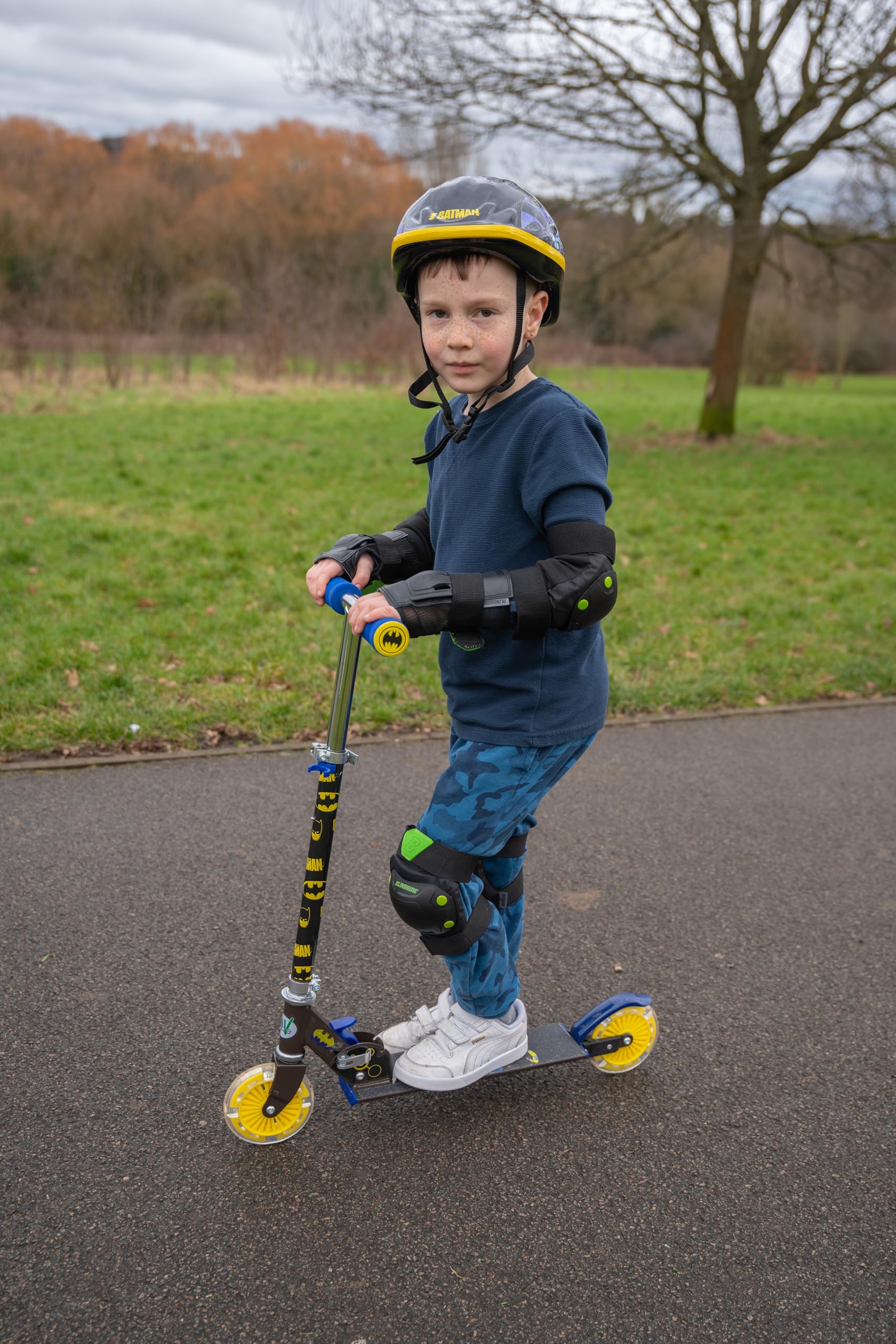 Batman Patinete Infantil para niñas y niños, Plegable en línea, para niños y niñas, Patinete Iluminado Ajustable, Ruedas iluminadas, 58 x 30 x 80 cm
