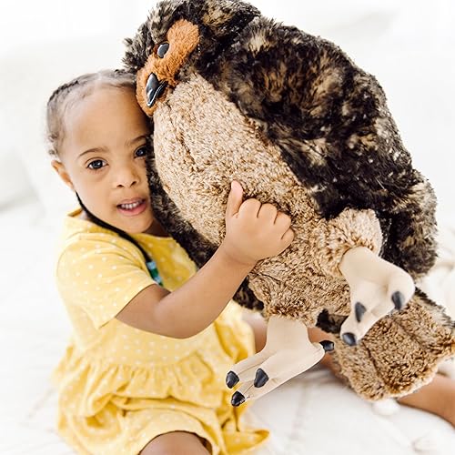 Miniatura 7 de Peluche de búho gigante Melissa  Doug muy realista 17 pulgadas de alto