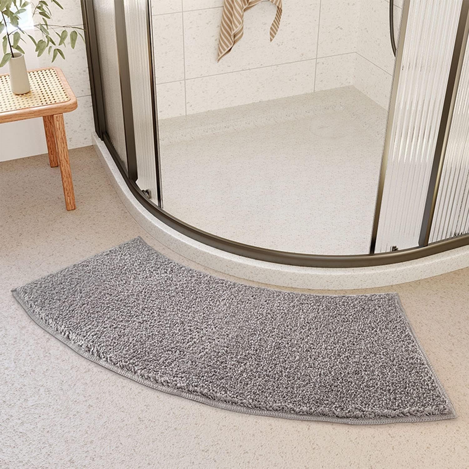 YLZBA Quadrant Medium Curved Shower Mat,Curved Shower Mats for Bathroom Non Slip Washable Curved Bath Mat Rug Half Round Shower Mat Microfiber Bathroom Carpet Rugs(Grey)